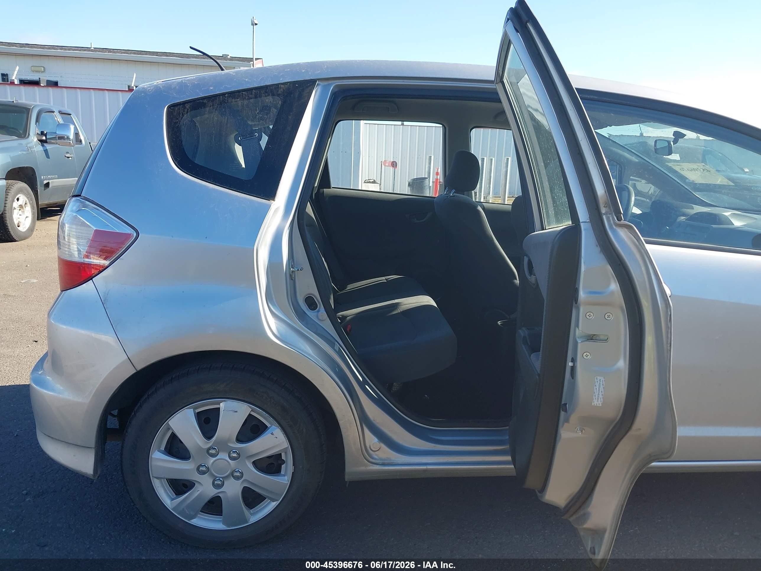 2011 Honda Fit   Gray vin: JHMGE8H3XBS004124