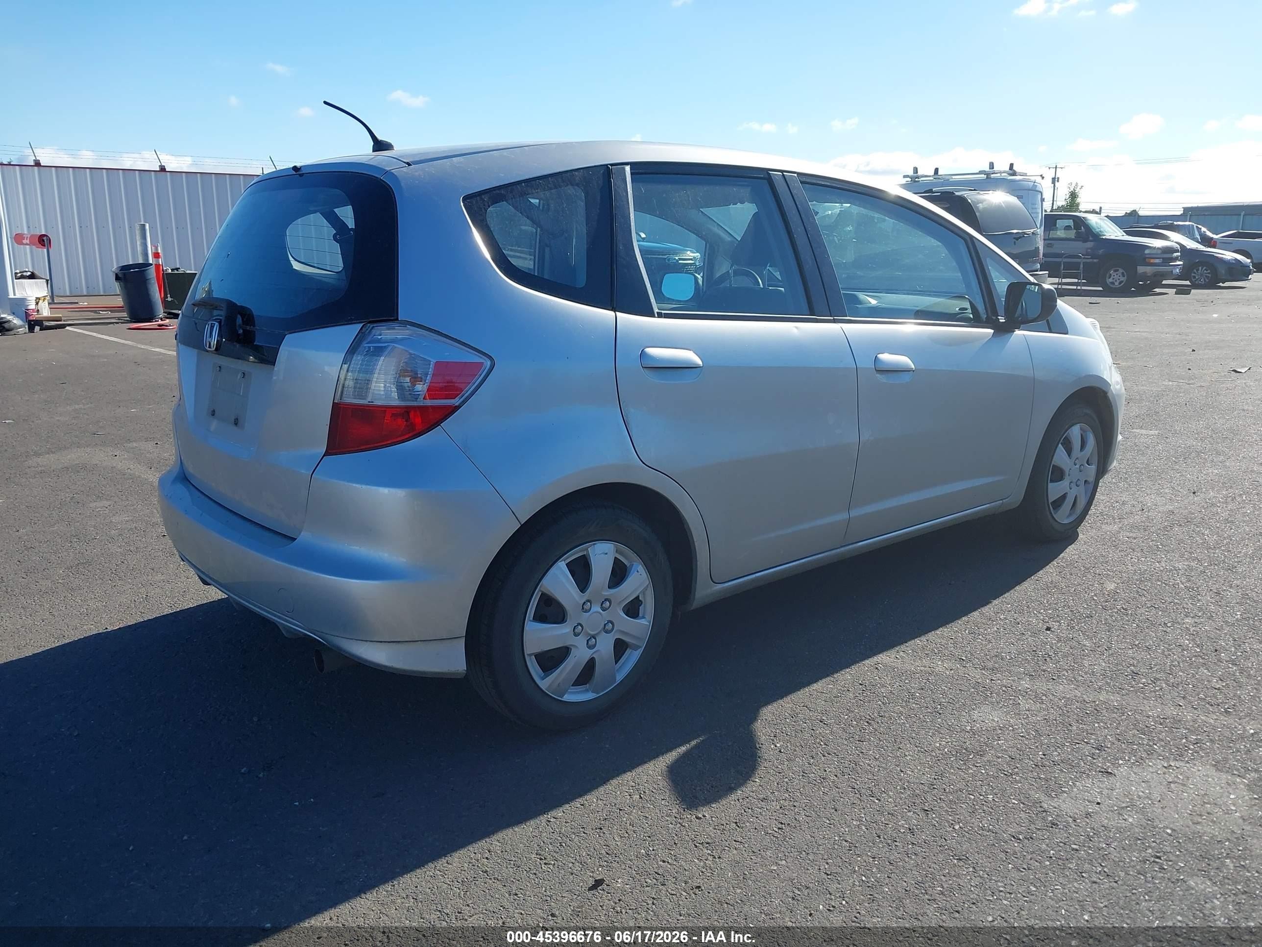 2011 Honda Fit   Gray vin: JHMGE8H3XBS004124