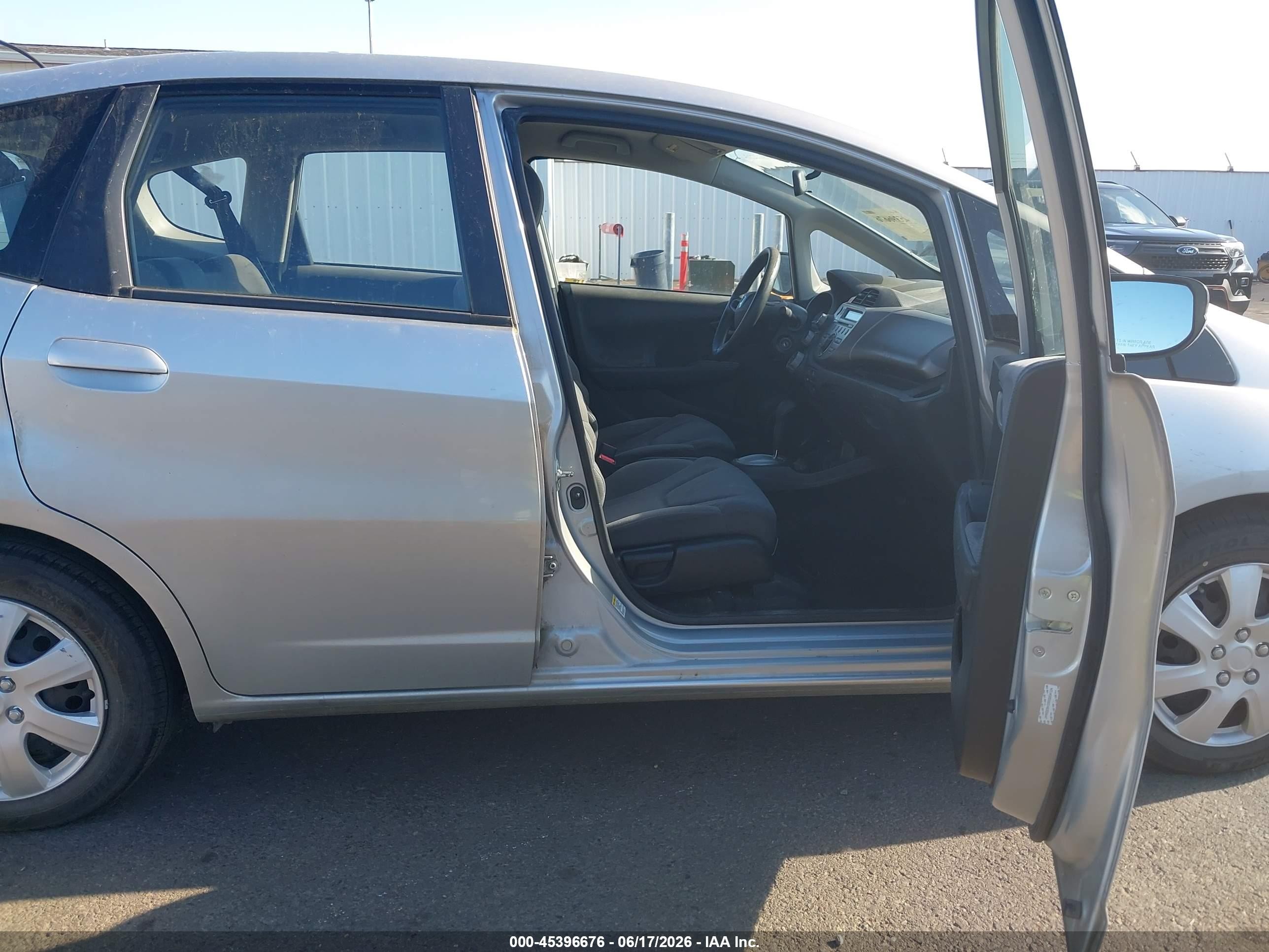 2011 Honda Fit   Gray vin: JHMGE8H3XBS004124