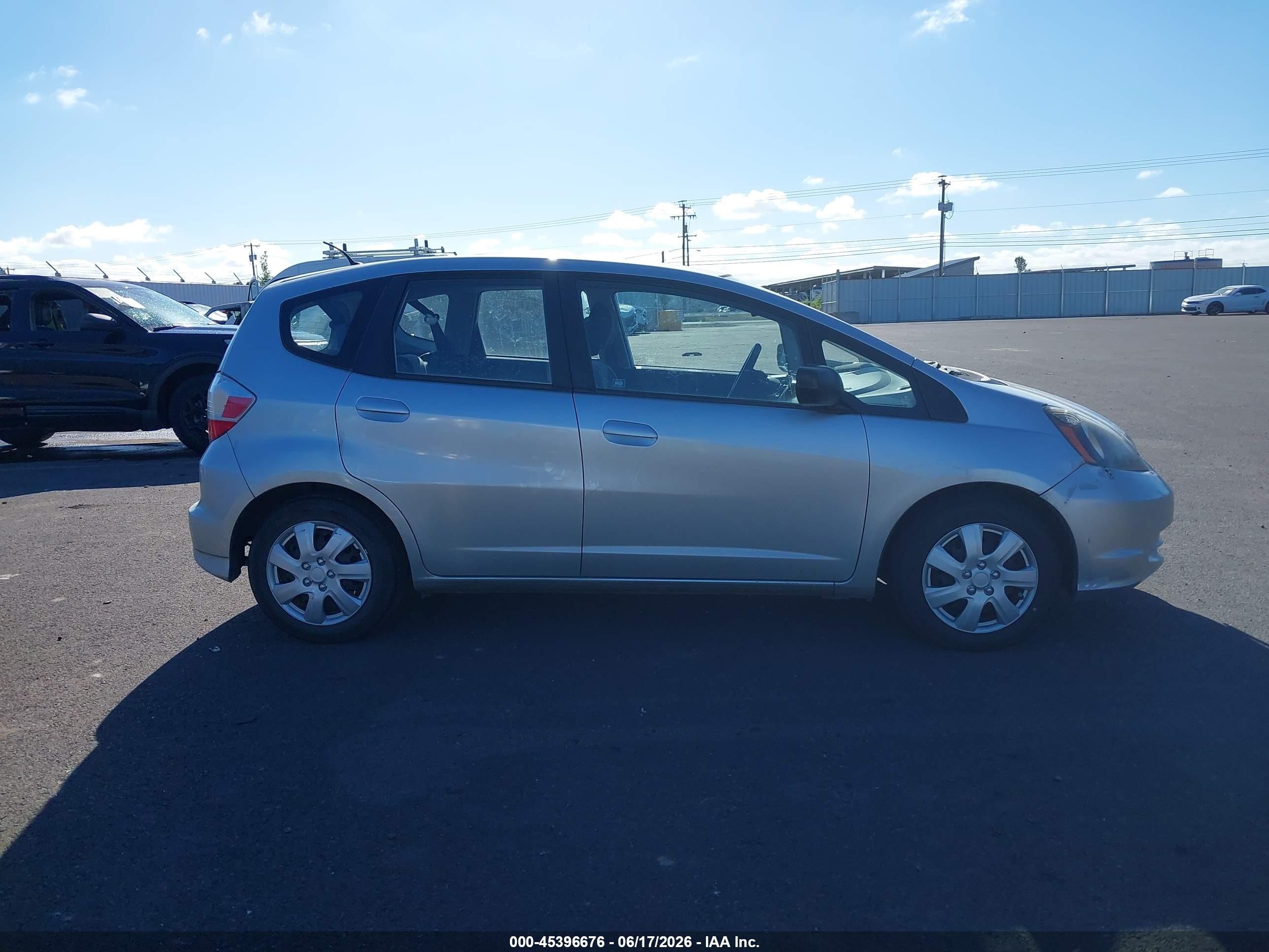 2011 Honda Fit   Gray vin: JHMGE8H3XBS004124