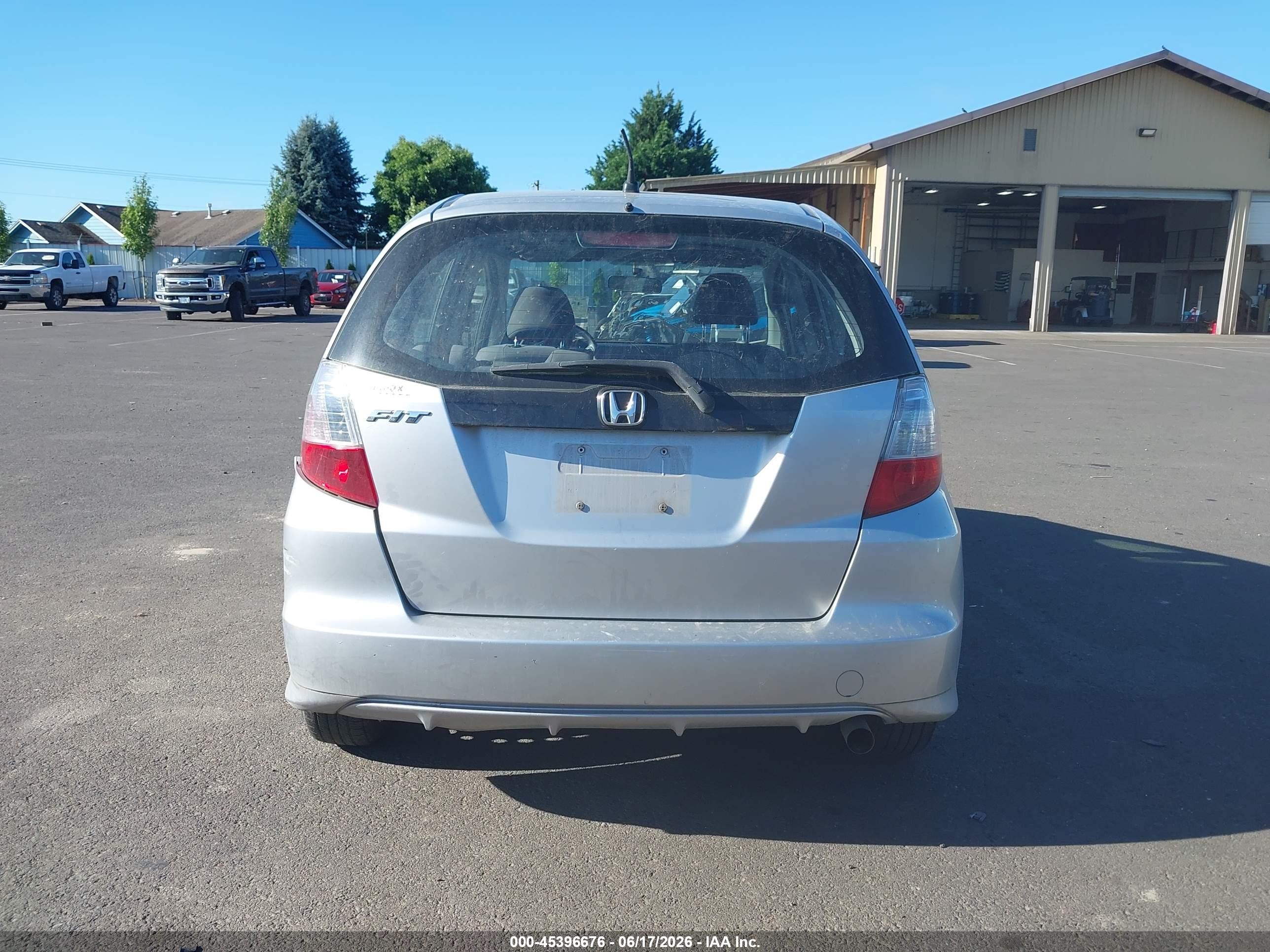 2011 Honda Fit   Gray vin: JHMGE8H3XBS004124