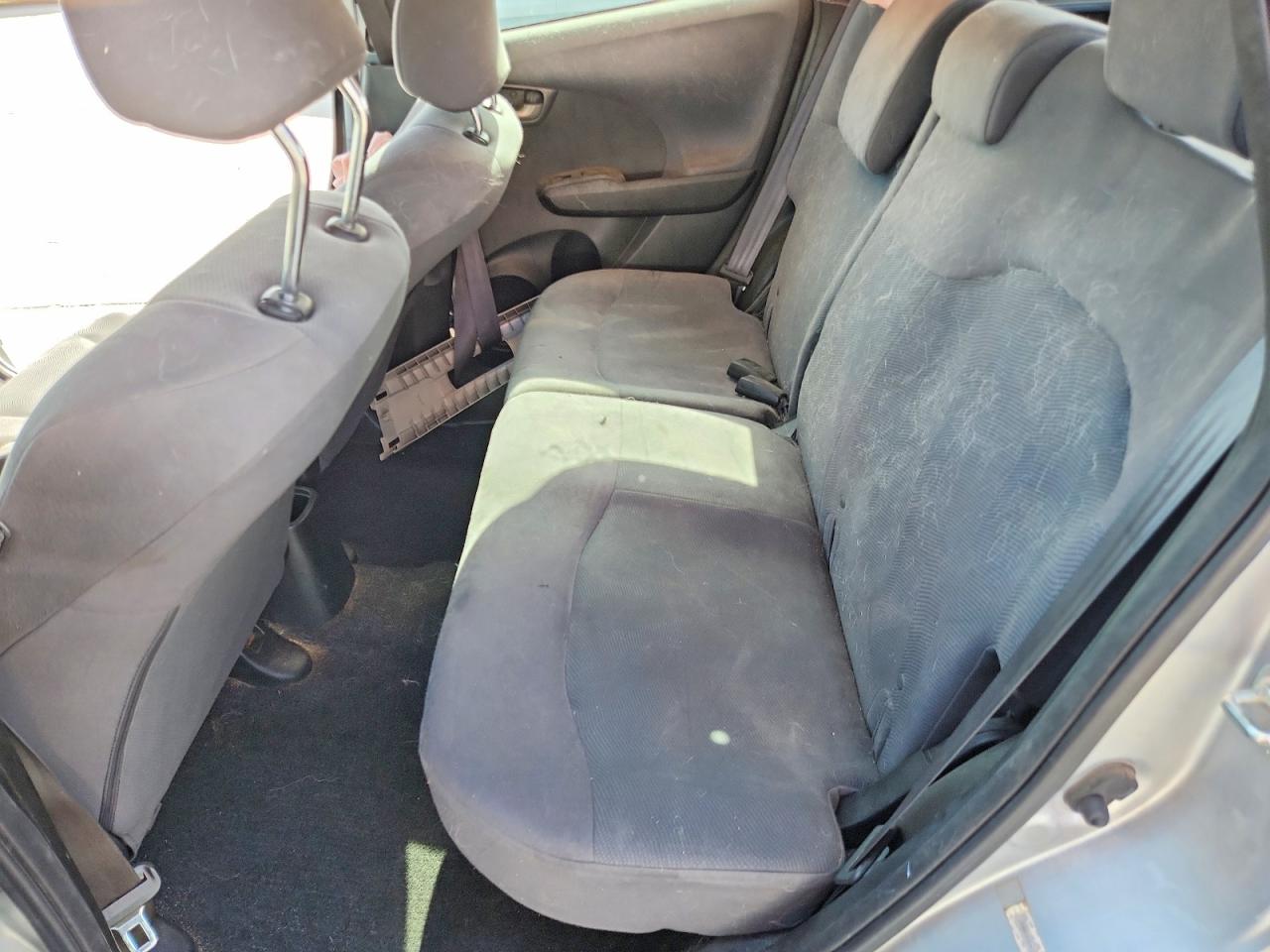 2012 Honda Fit Silver vin: JHMGE8H3XCC040813