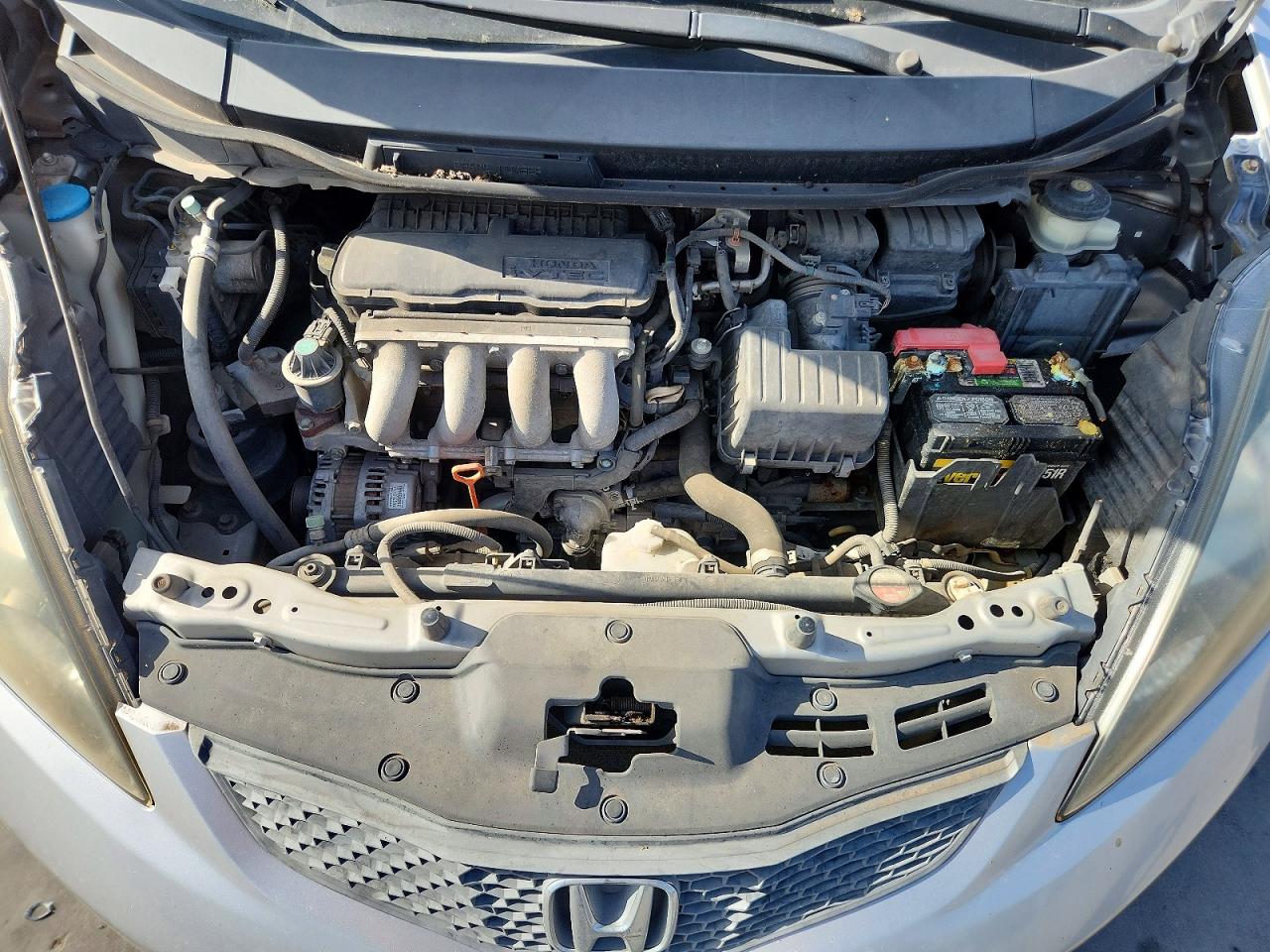 2012 Honda Fit Silver vin: JHMGE8H3XCC040813