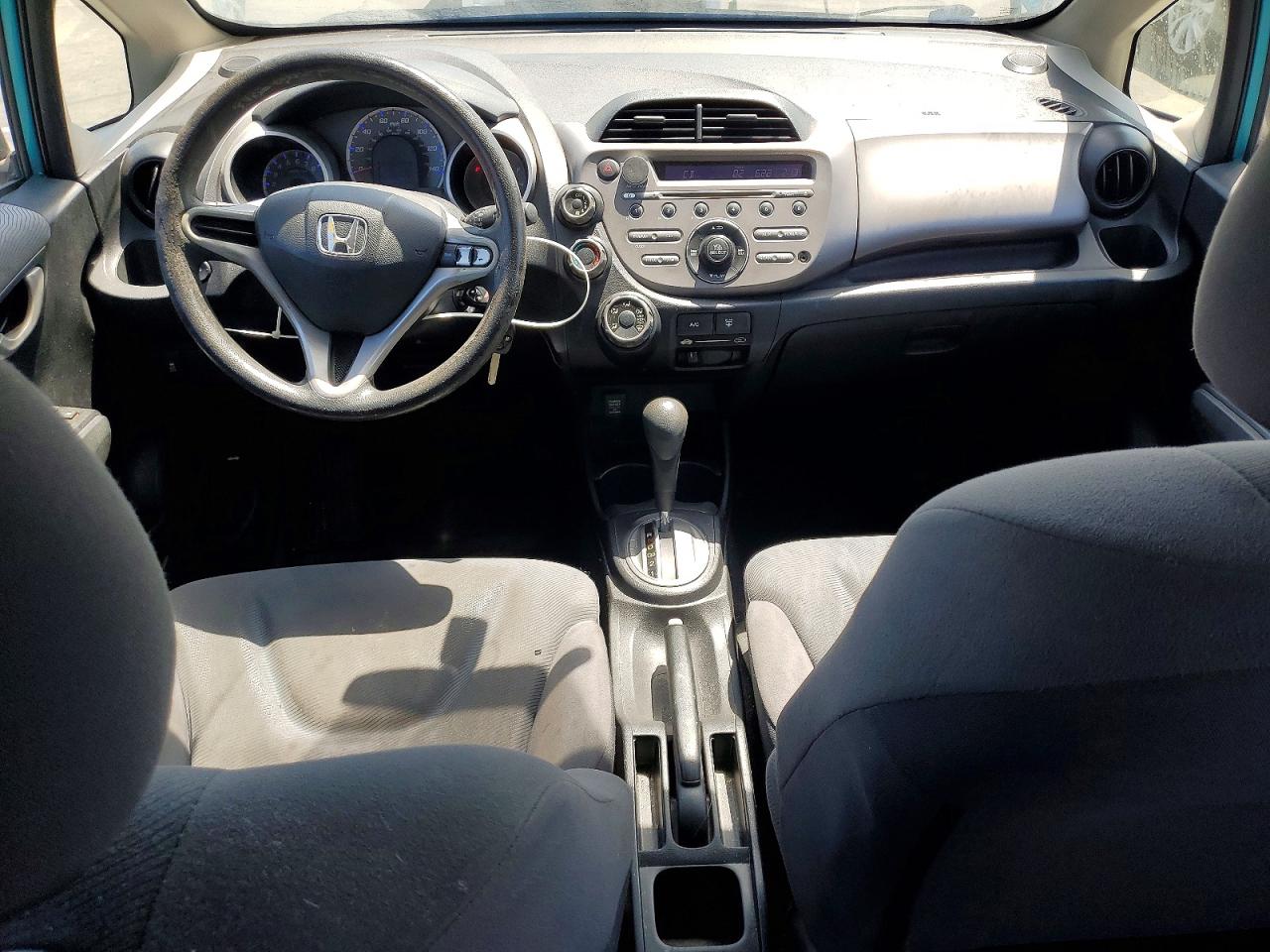 2013 Honda Fit Blue vin: JHMGE8H3XDC001673