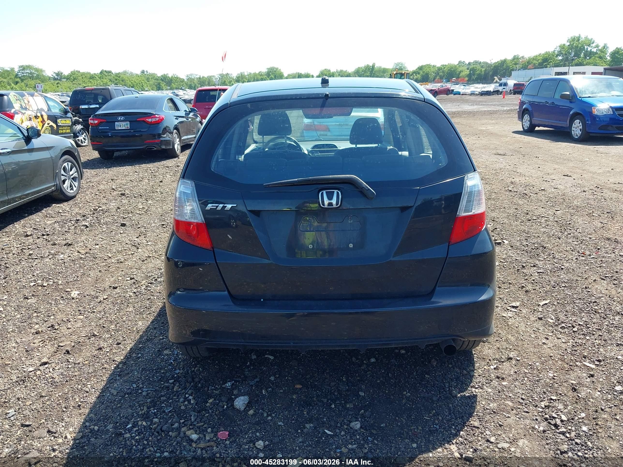 2013 Honda Fit   Black vin: JHMGE8H3XDC015234