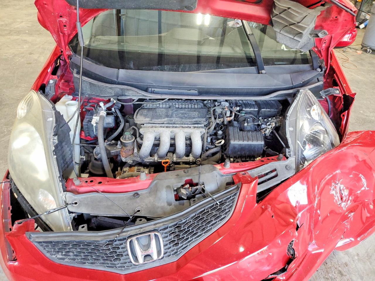 2013 Honda Fit Red vin: JHMGE8H3XDC023821