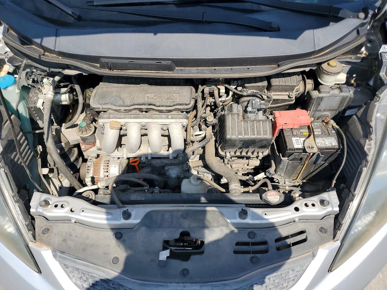 2013 Honda Fit Silver vin: JHMGE8H3XDC044927