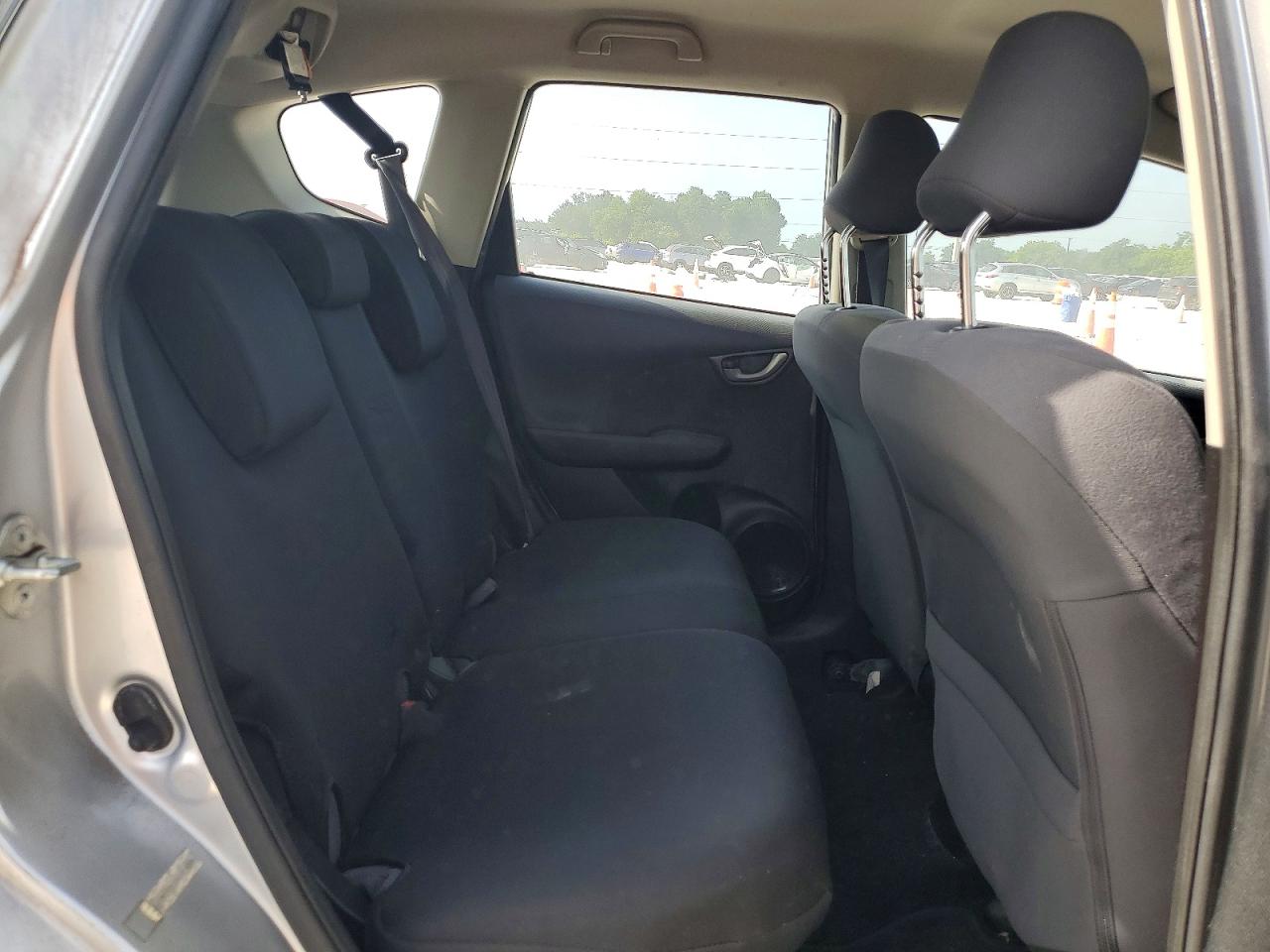 2013 Honda Fit Silver vin: JHMGE8H3XDC064594