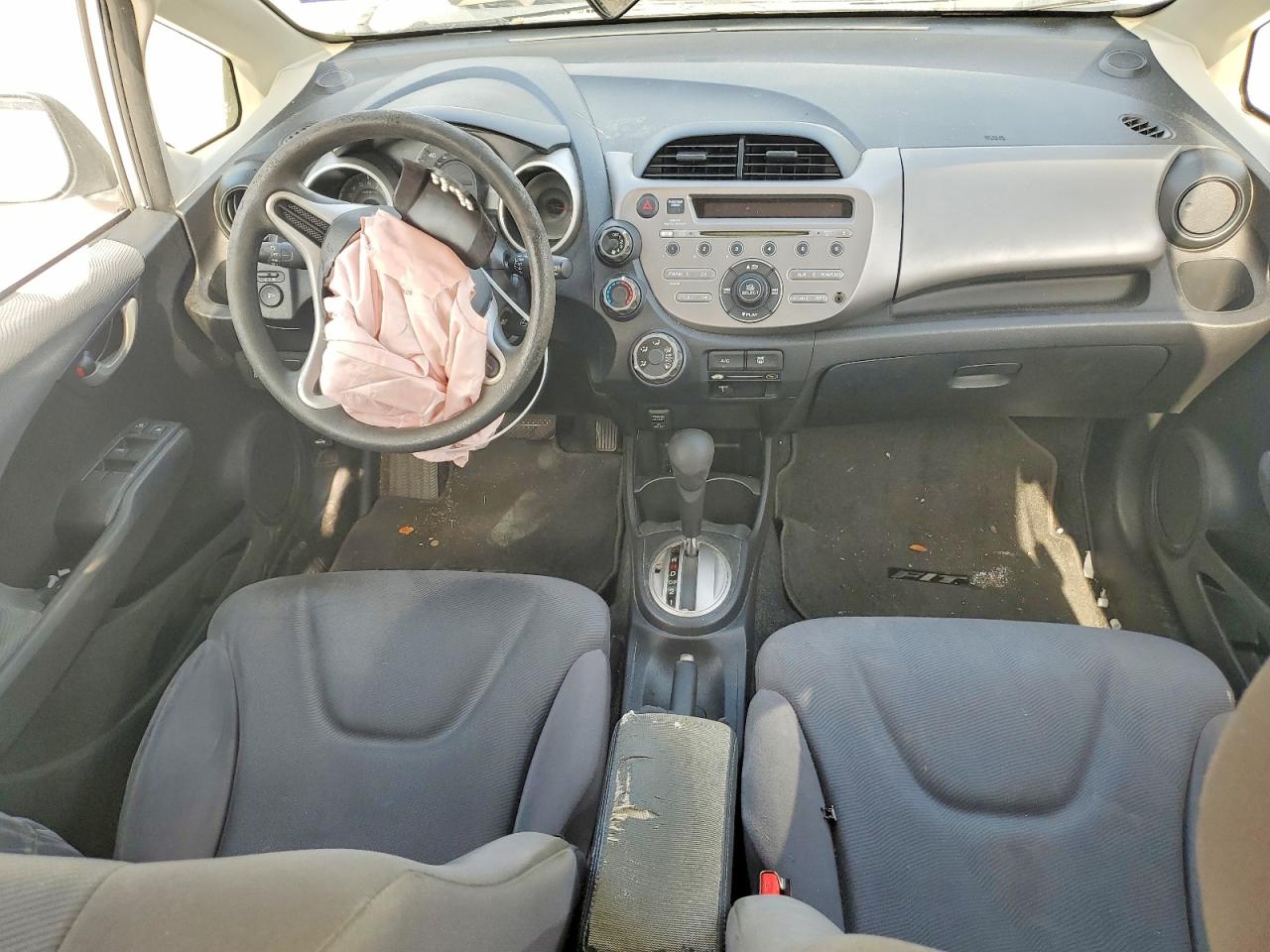 2013 Honda Fit Silver vin: JHMGE8H3XDC064594