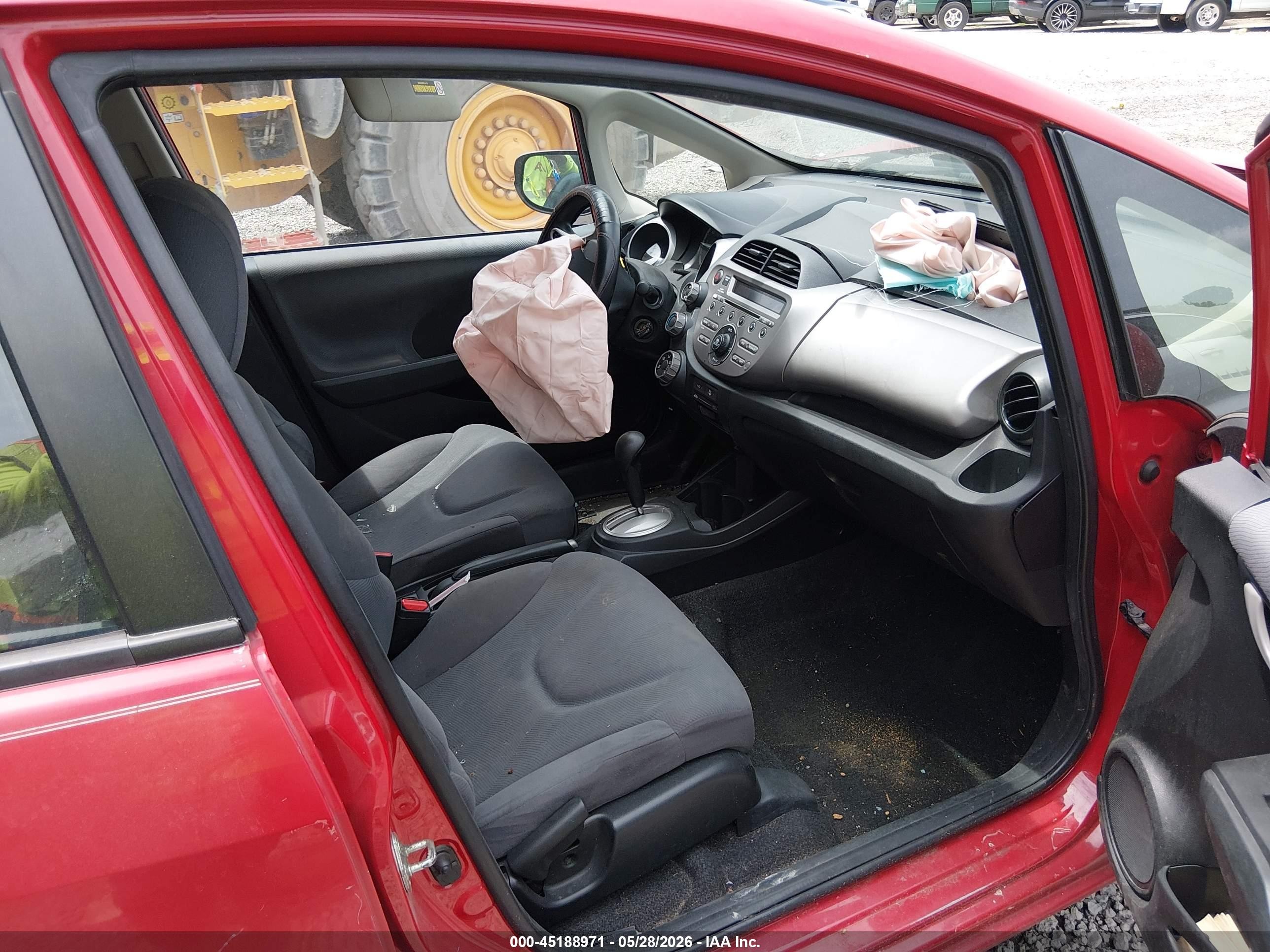 2013 Honda Fit Red vin: JHMGE8H3XDC077569