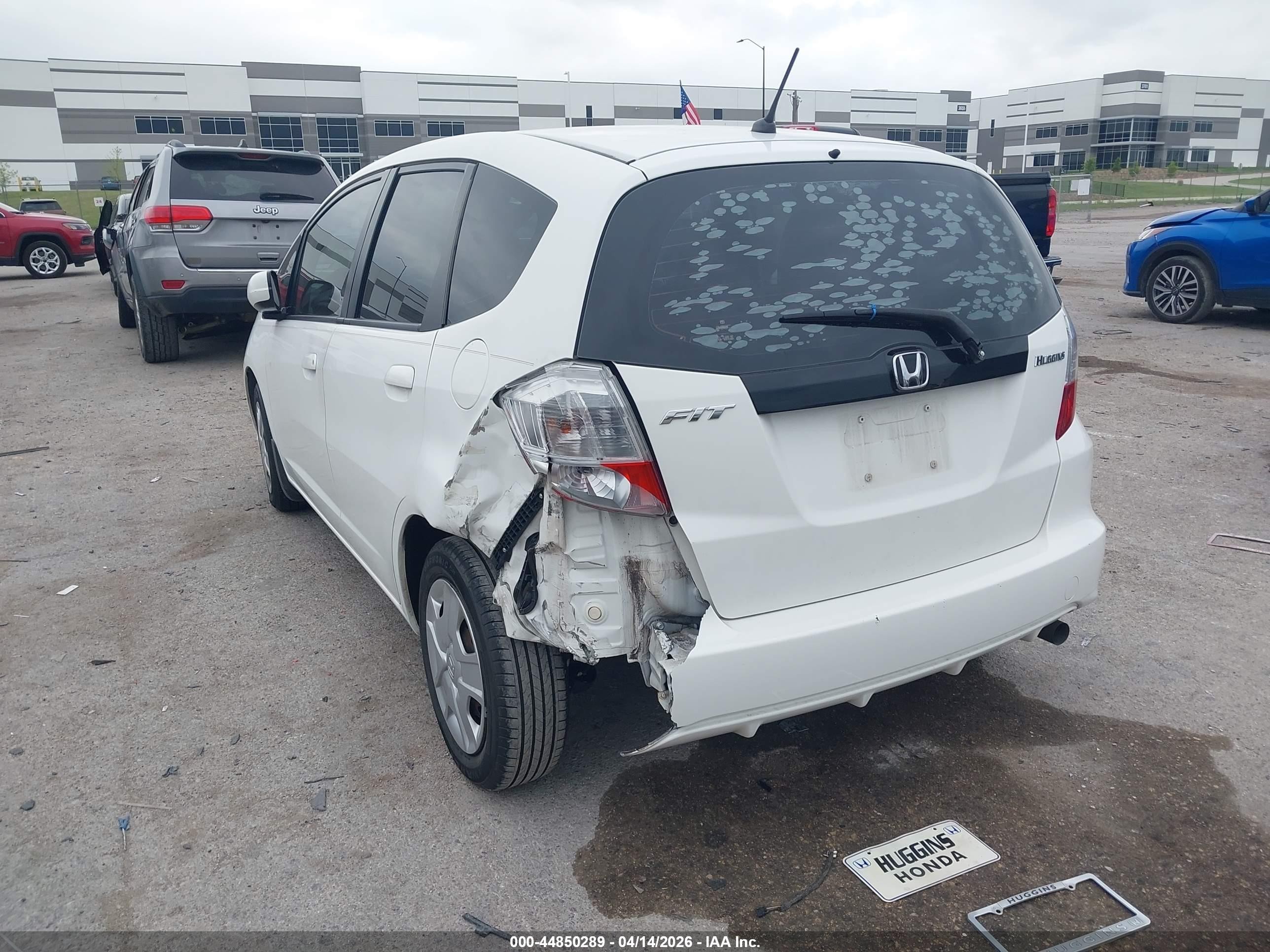 2013 Honda Fit   White vin: JHMGE8H3XDC080469