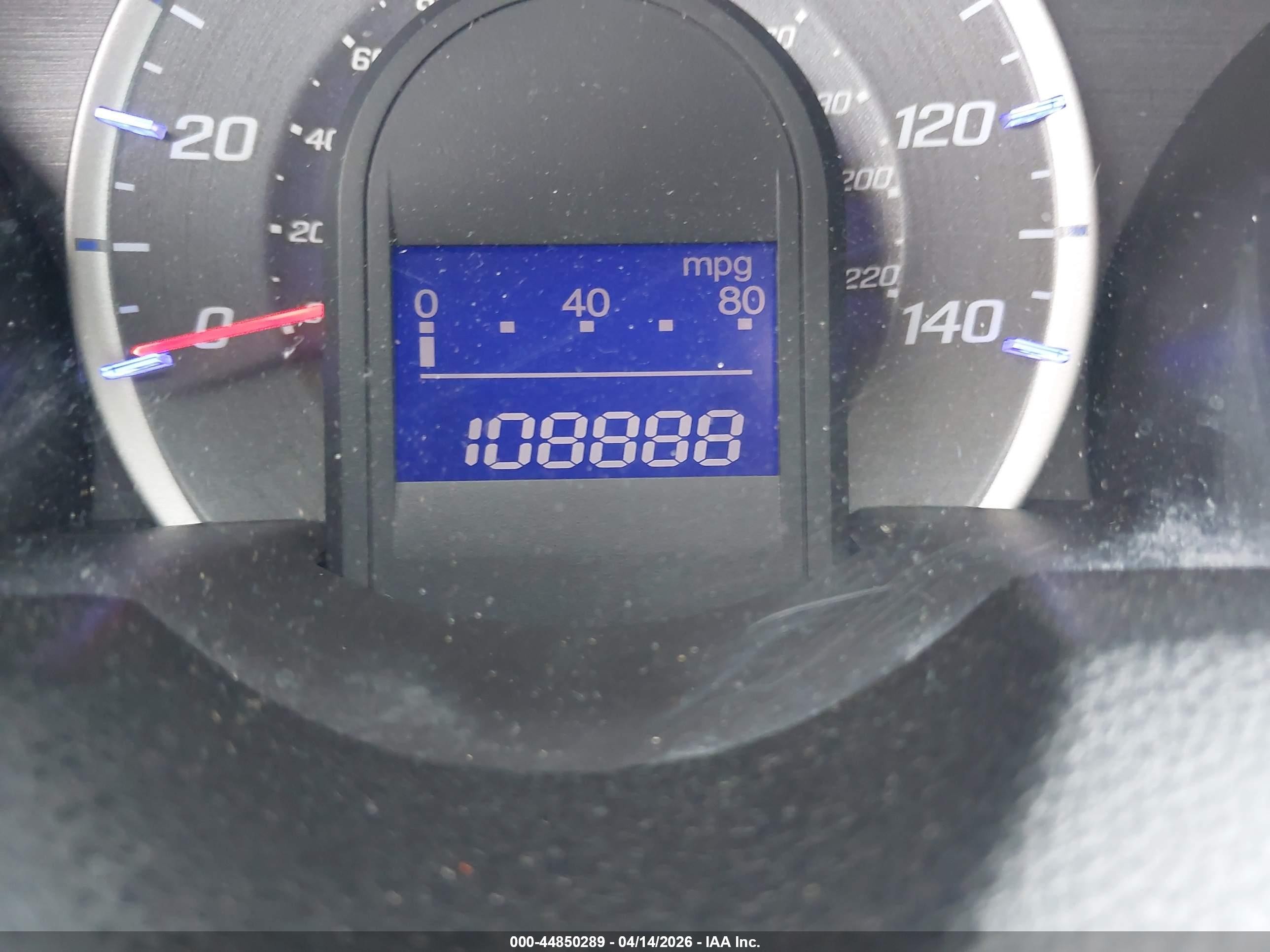 2013 Honda Fit   White vin: JHMGE8H3XDC080469