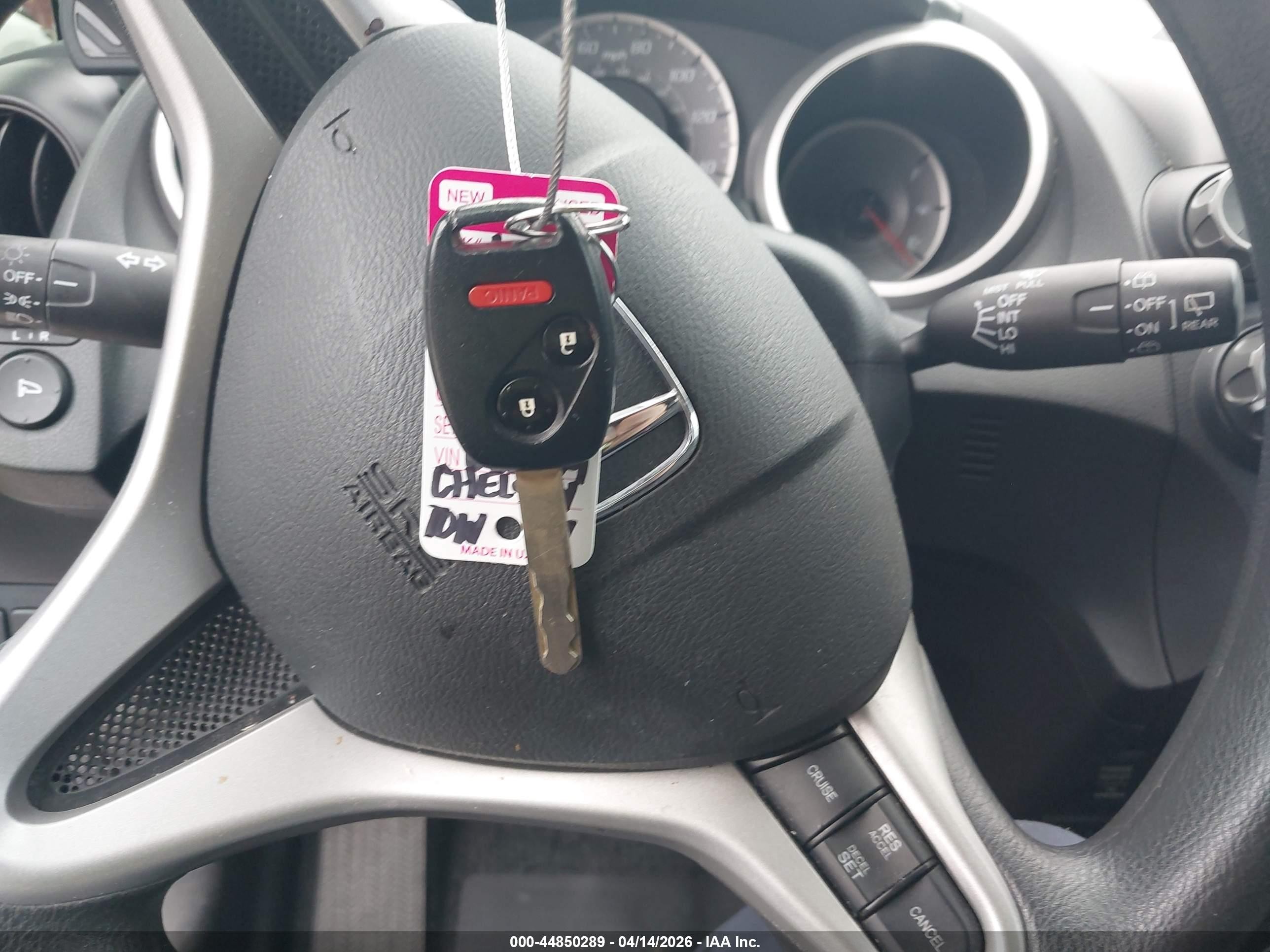 2013 Honda Fit   White vin: JHMGE8H3XDC080469