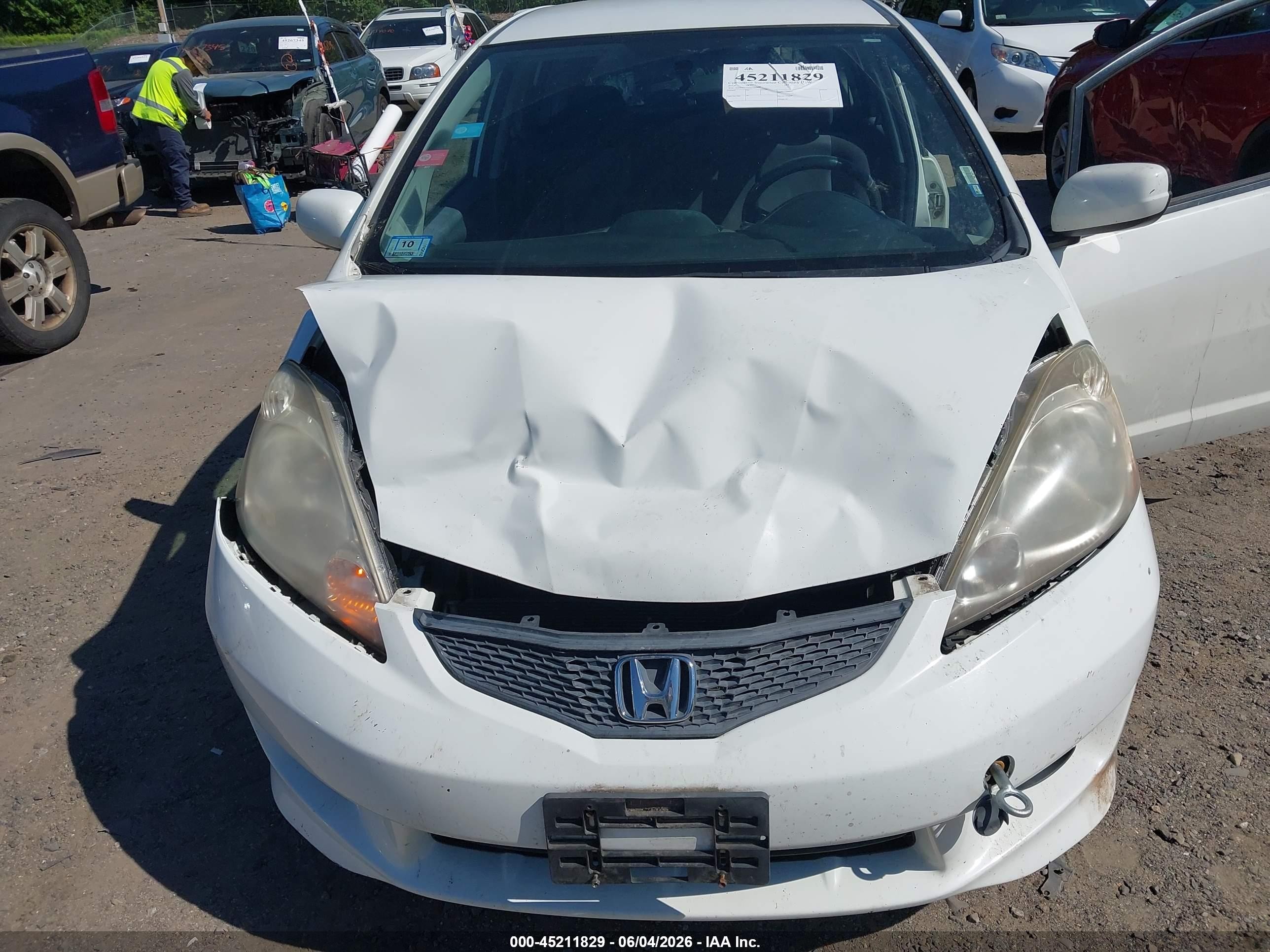 2010 Honda Fit Sport White vin: JHMGE8H40AC005946
