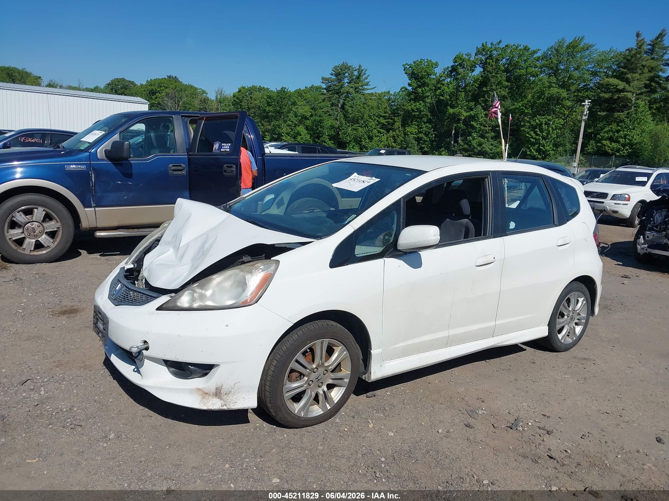 2010 Honda Fit Sport White vin: JHMGE8H40AC005946