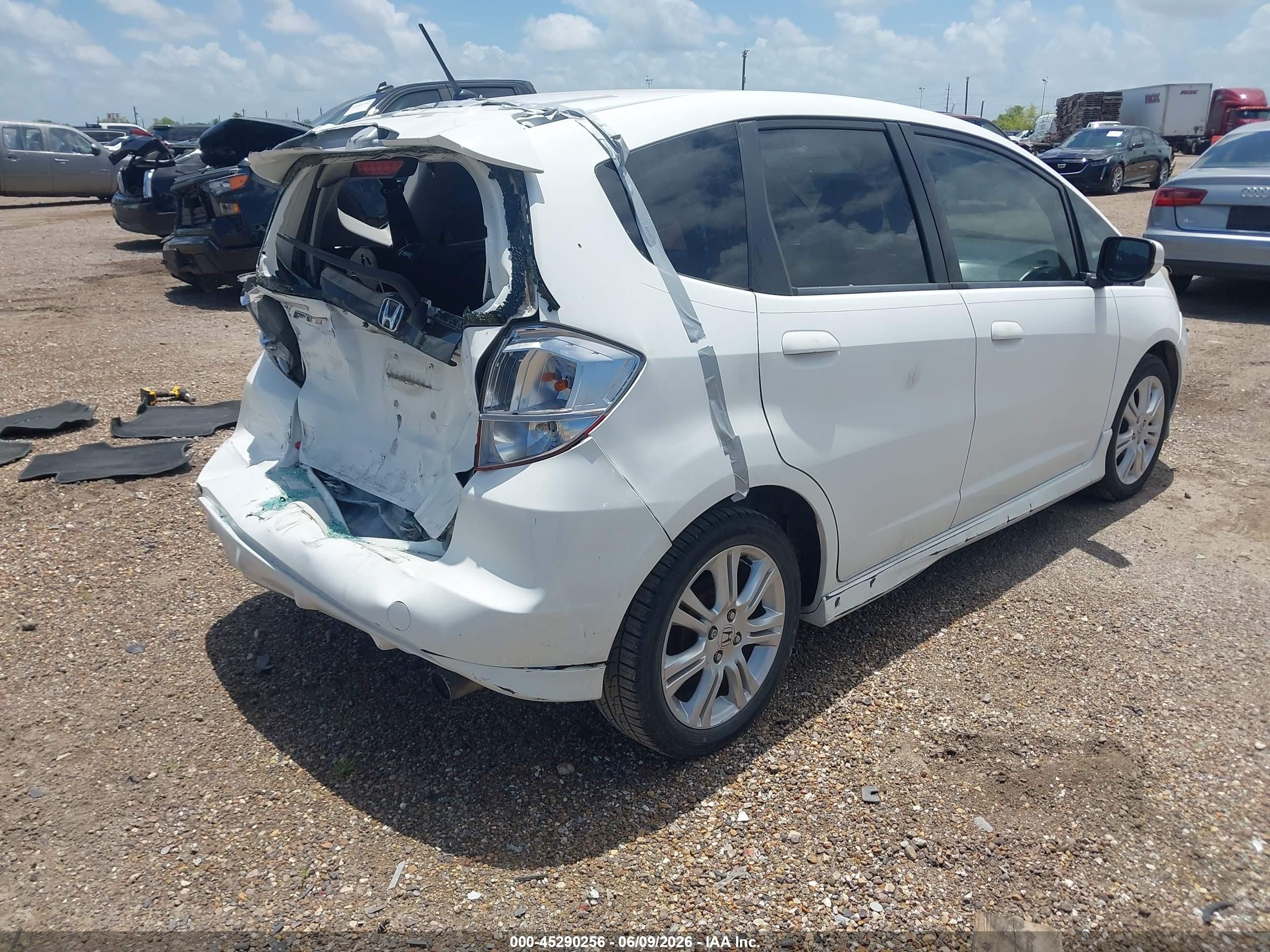 2010 Honda Fit Sport White vin: JHMGE8H40AC030202