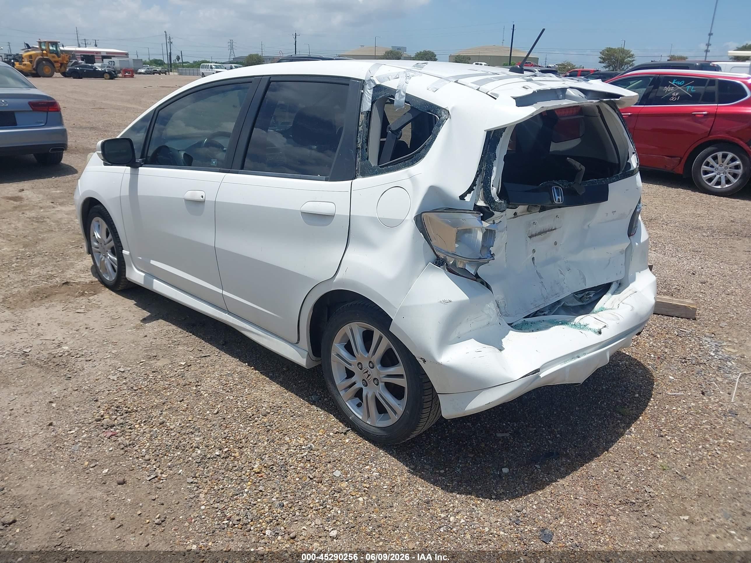2010 Honda Fit Sport White vin: JHMGE8H40AC030202