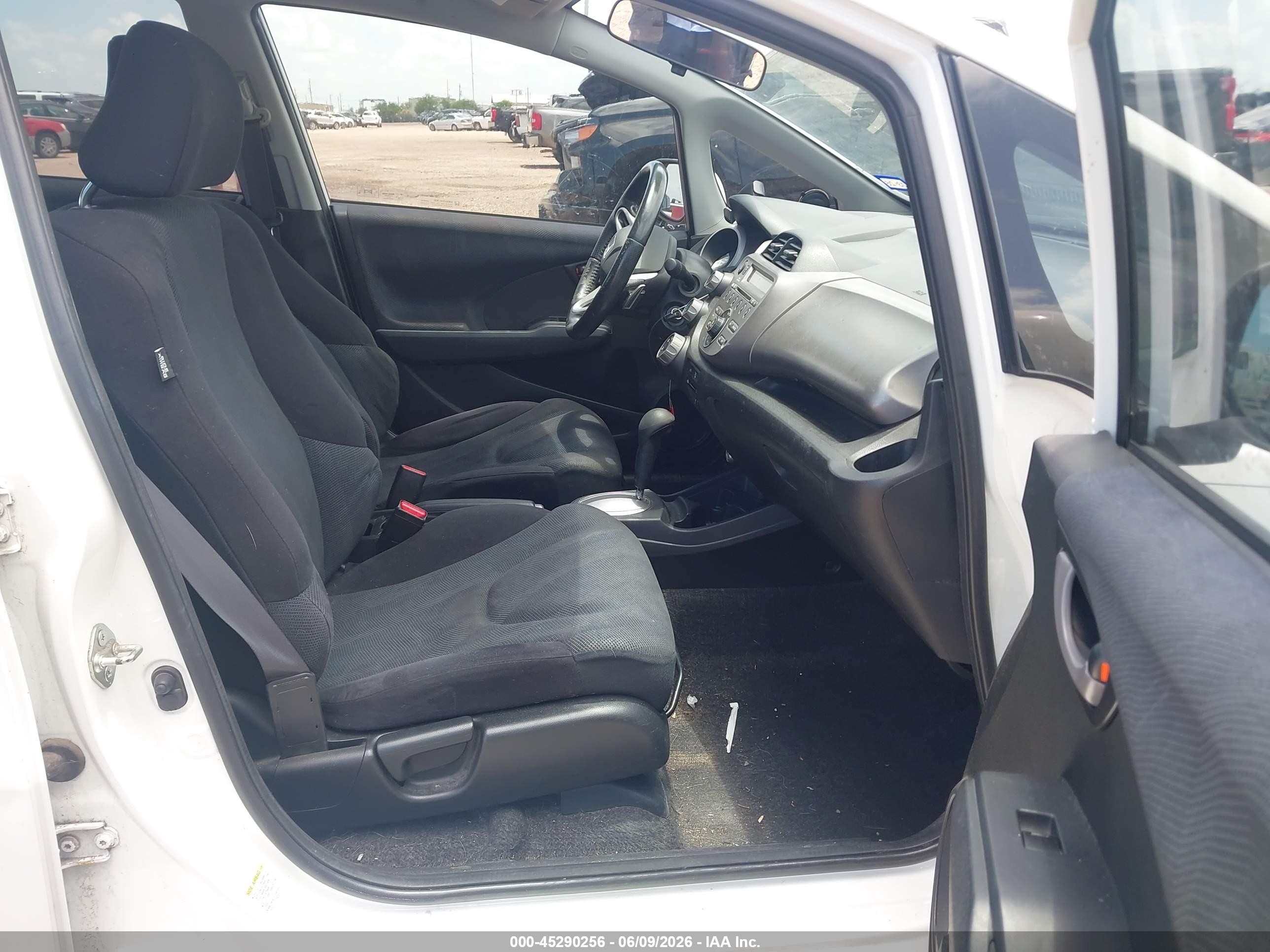 2010 Honda Fit Sport White vin: JHMGE8H40AC030202