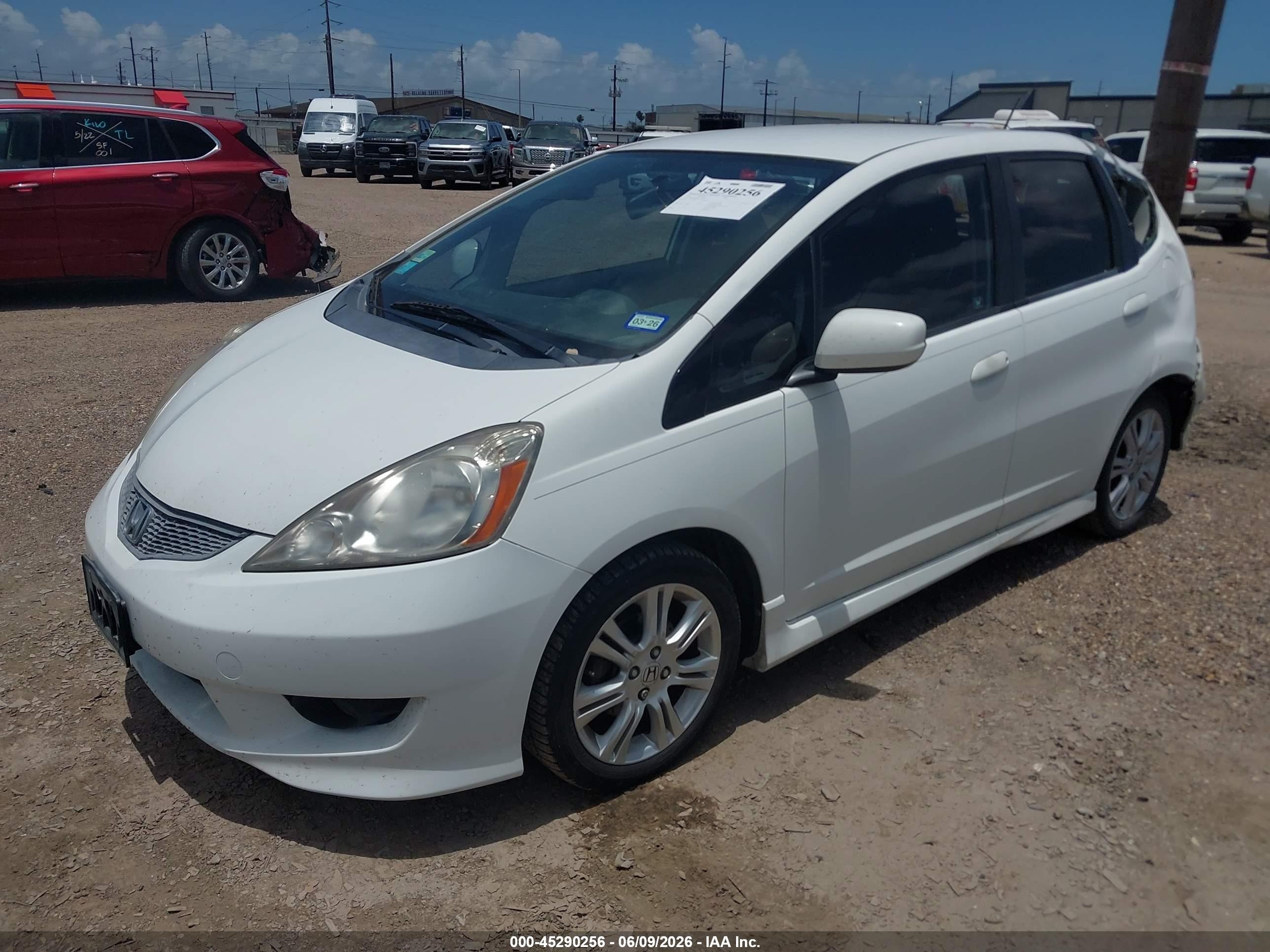 2010 Honda Fit Sport White vin: JHMGE8H40AC030202