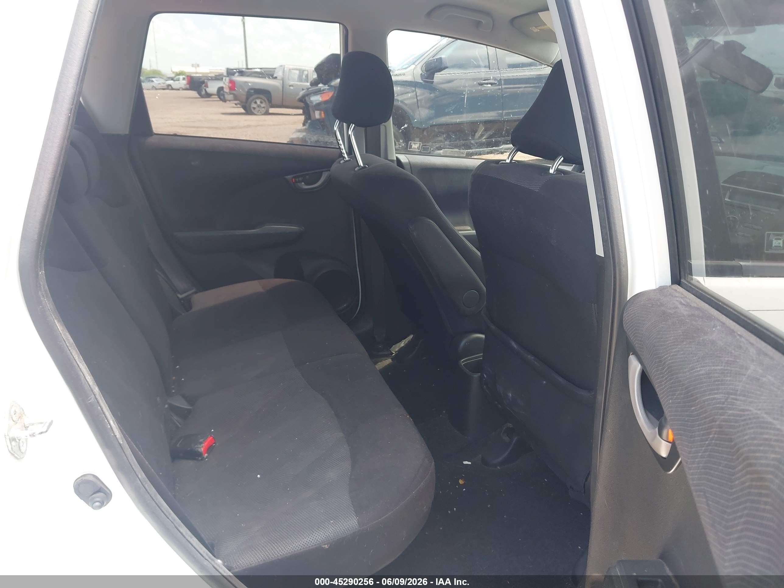 2010 Honda Fit Sport White vin: JHMGE8H40AC030202