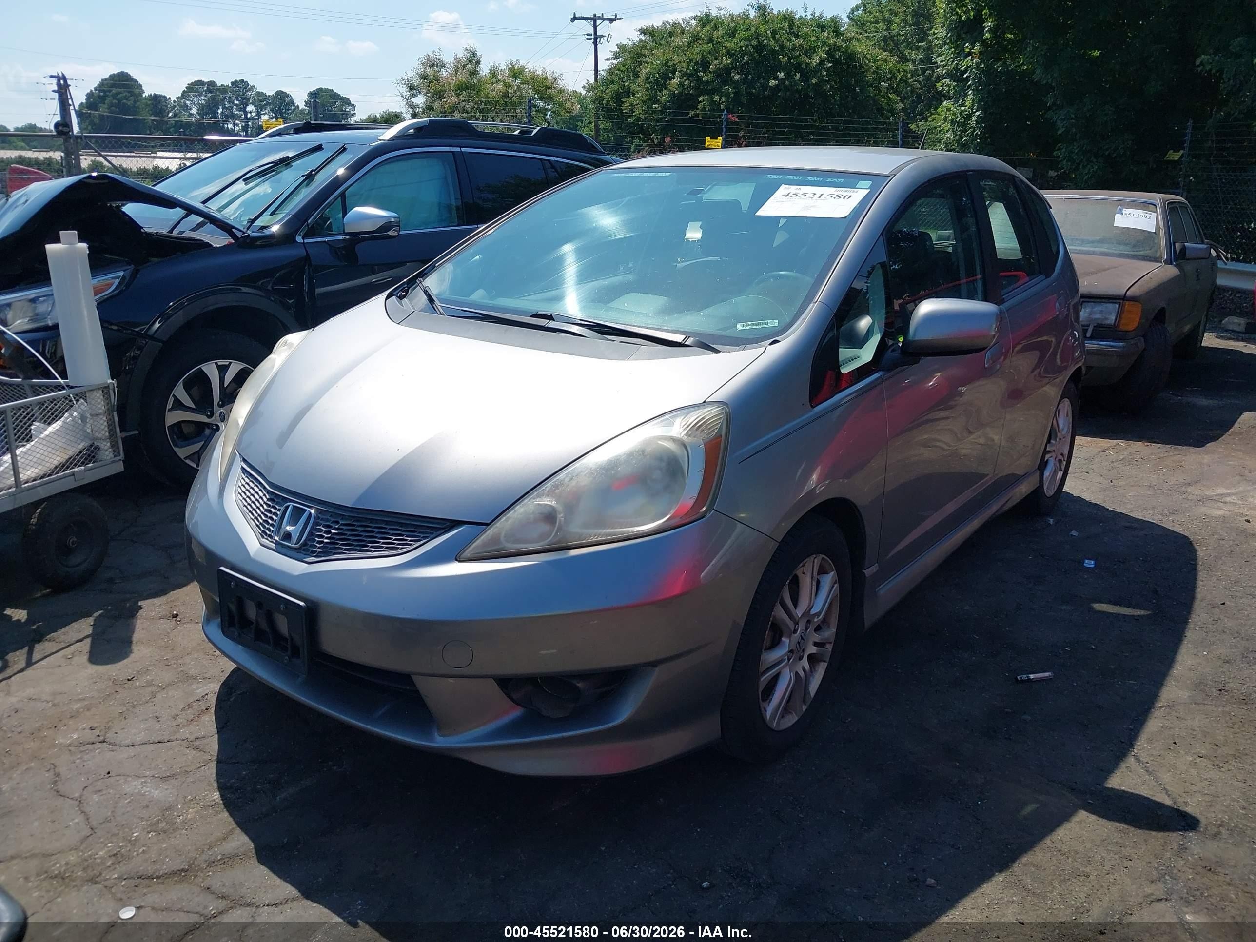 2010 Honda Fit Sport Silver vin: JHMGE8H40AS007623
