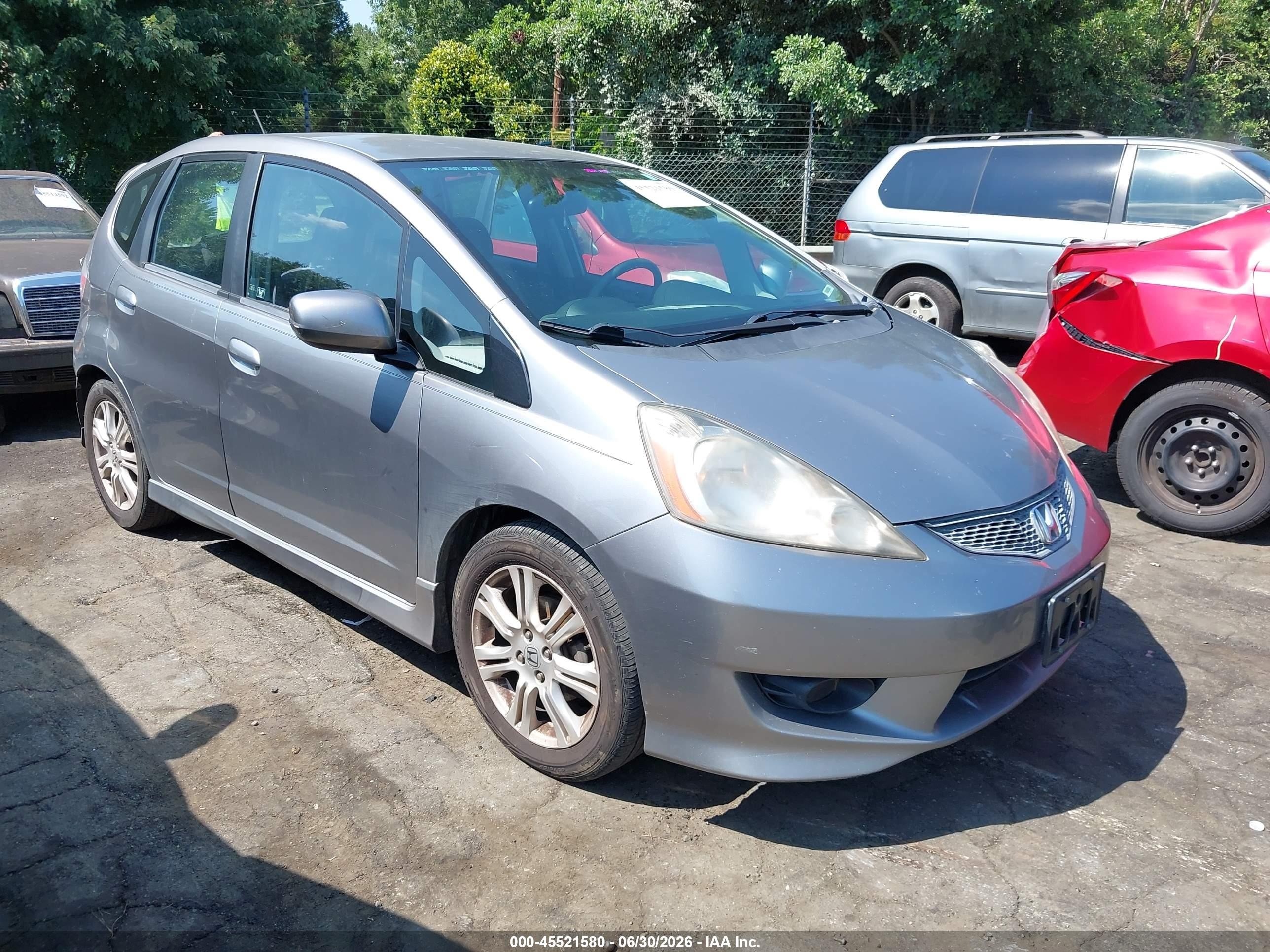 2010 Honda Fit Sport Silver vin: JHMGE8H40AS007623