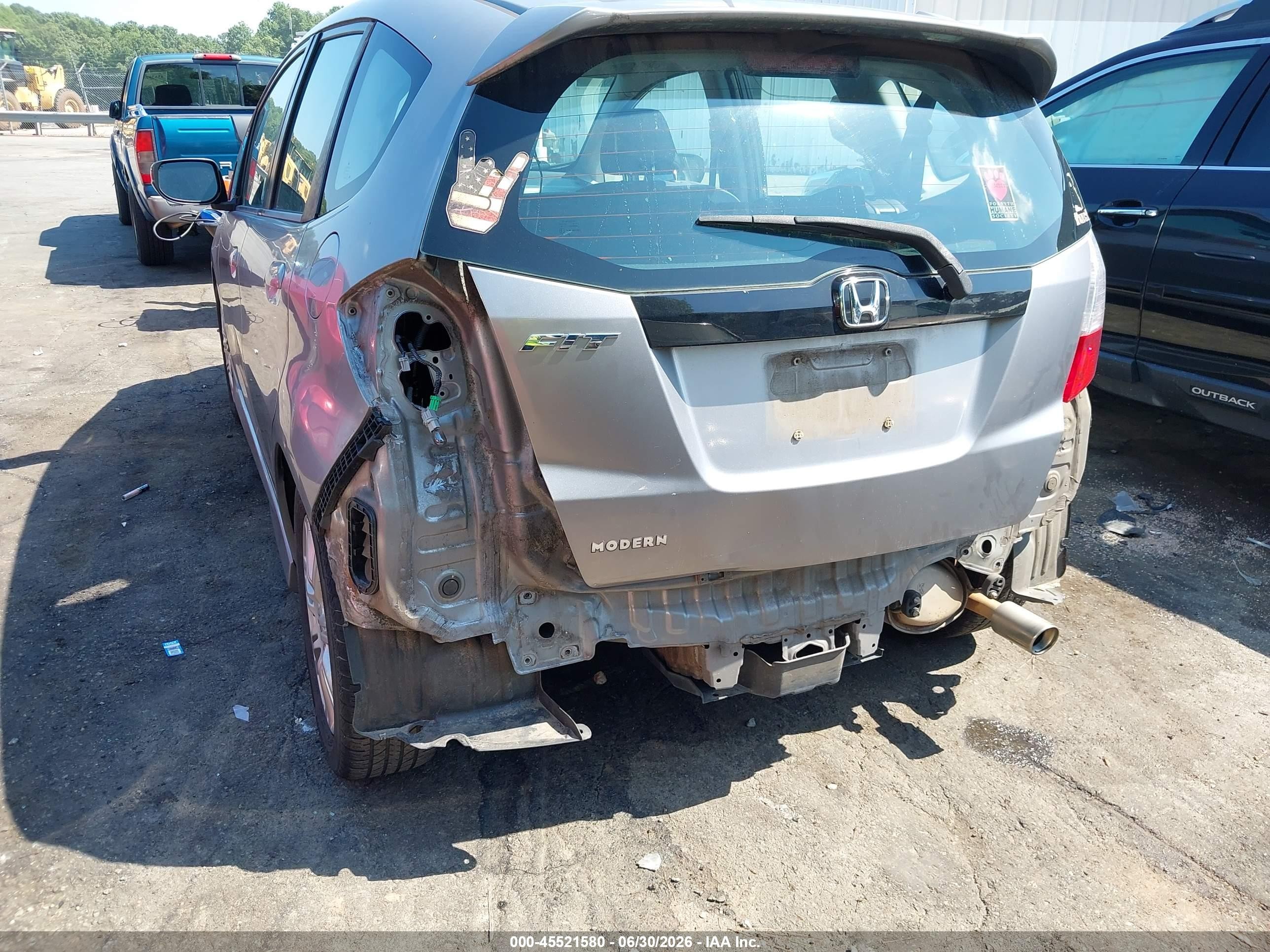 2010 Honda Fit Sport Silver vin: JHMGE8H40AS007623