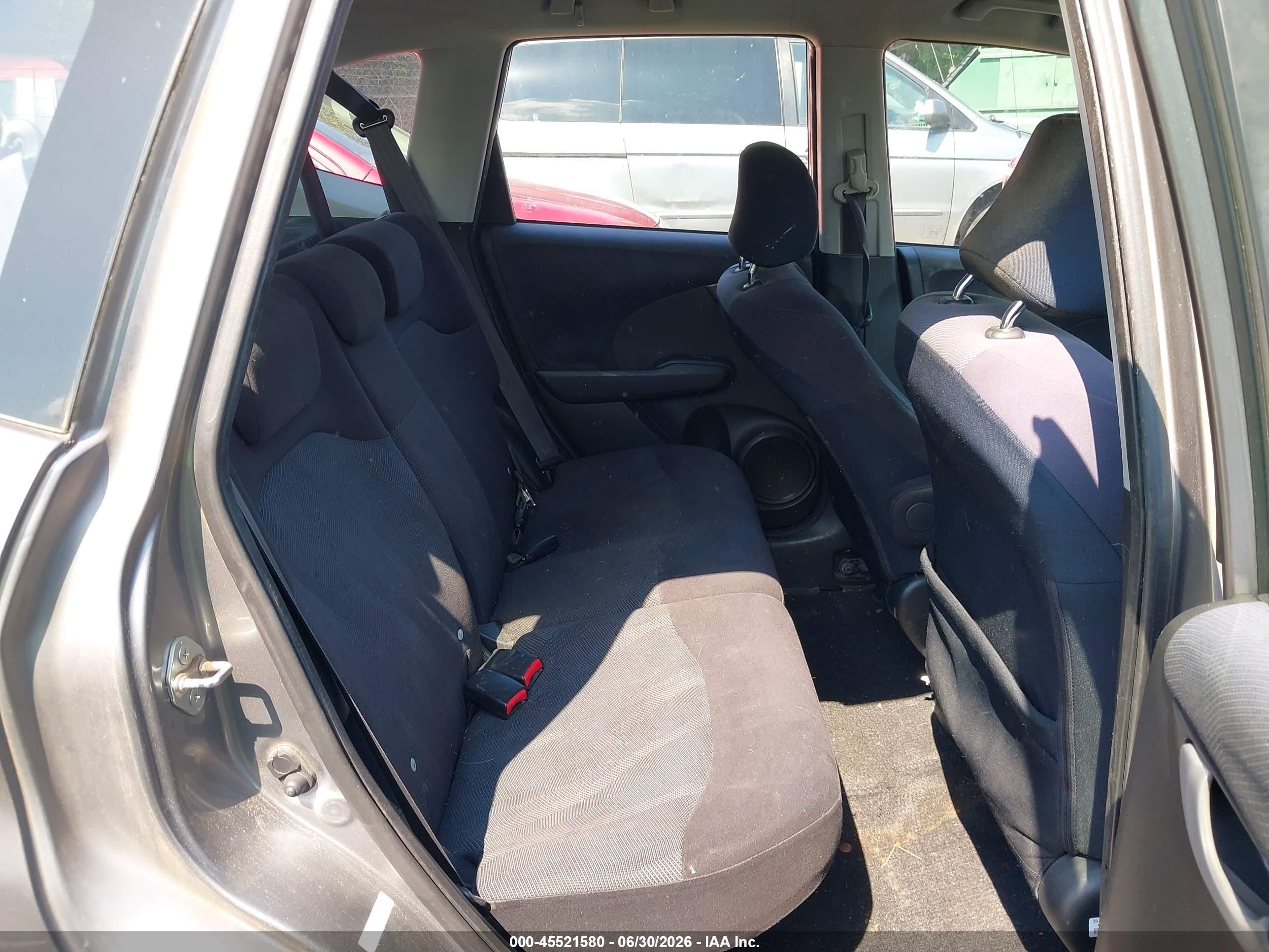 2010 Honda Fit Sport Silver vin: JHMGE8H40AS007623