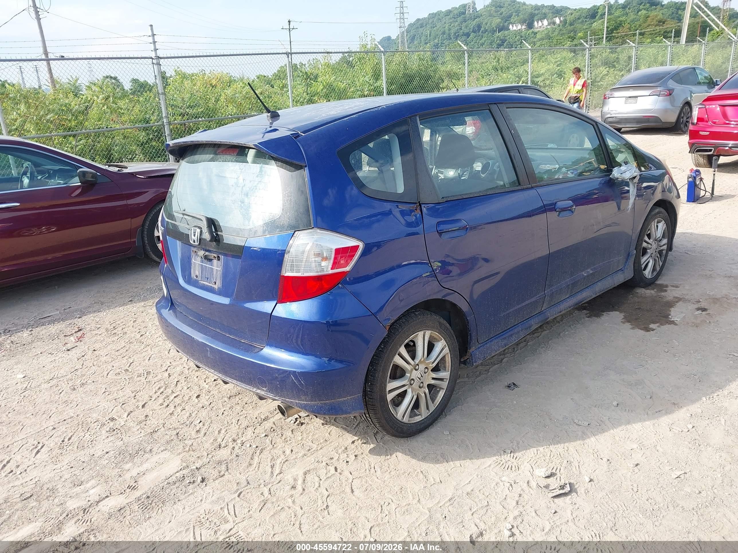 2010 Honda Fit Sport Blue vin: JHMGE8H40AS028293