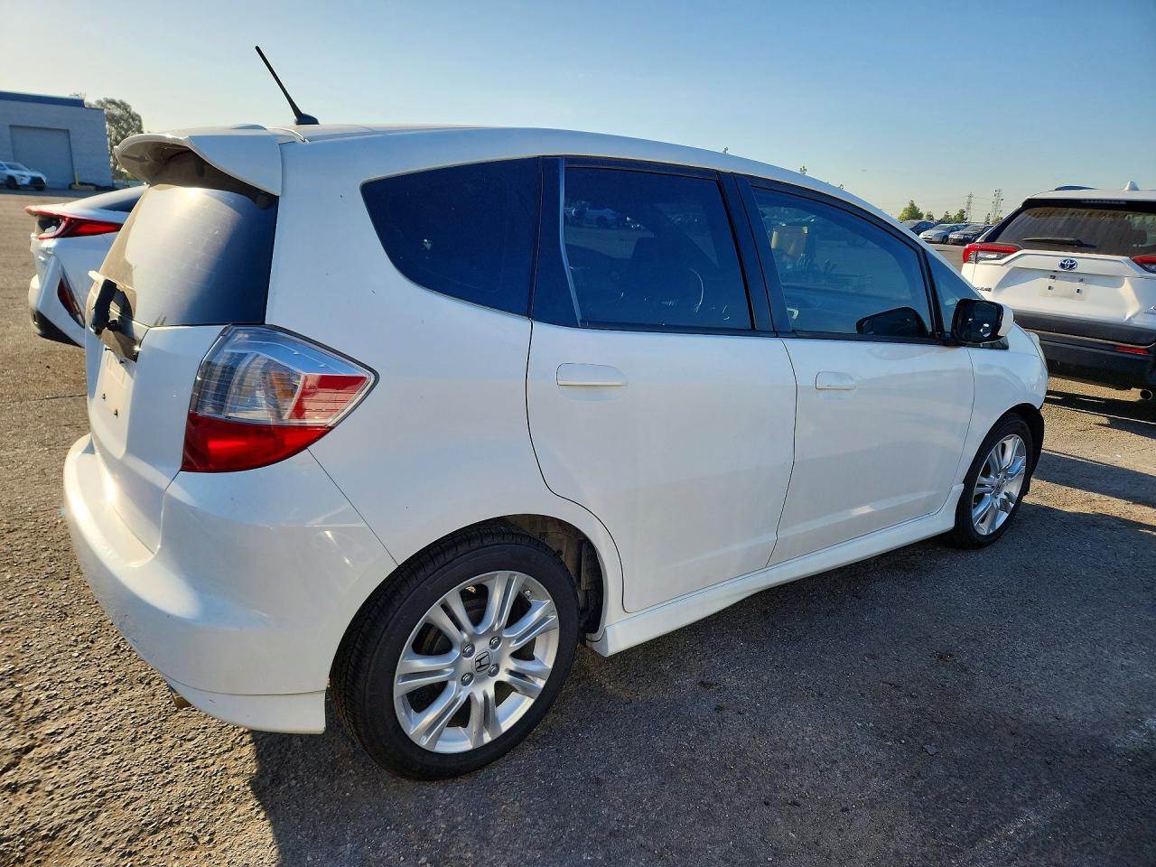 2010 Honda Fit Sport White vin: JHMGE8H41AC016745