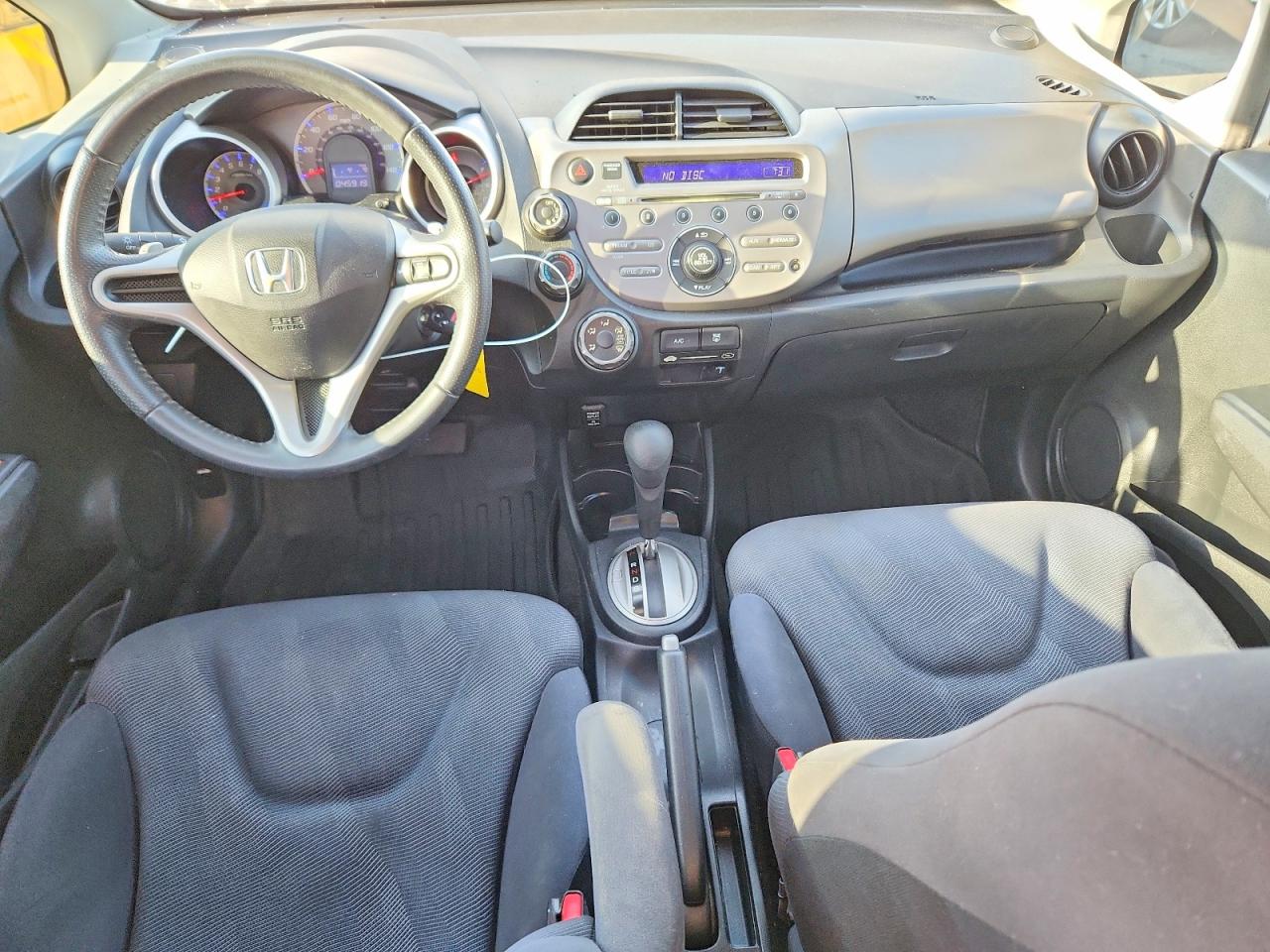2010 Honda Fit Sport White vin: JHMGE8H41AC016745