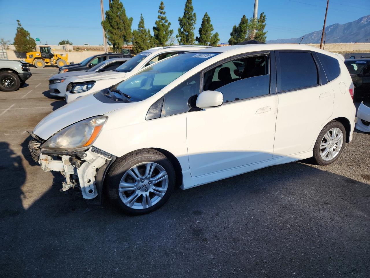 2010 Honda Fit Sport White vin: JHMGE8H41AC016745