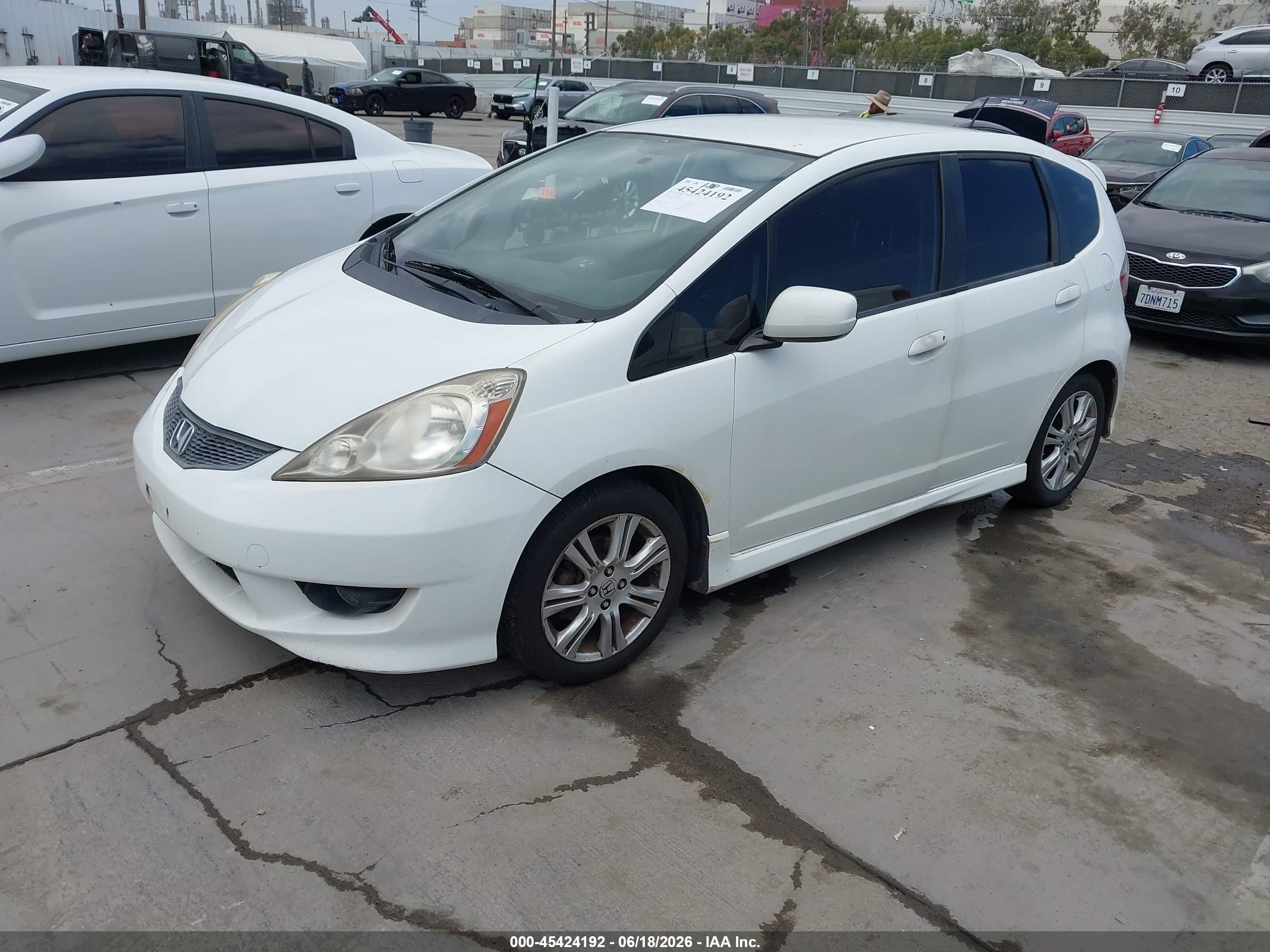 2010 Honda Fit Sport White vin: JHMGE8H41AC027714