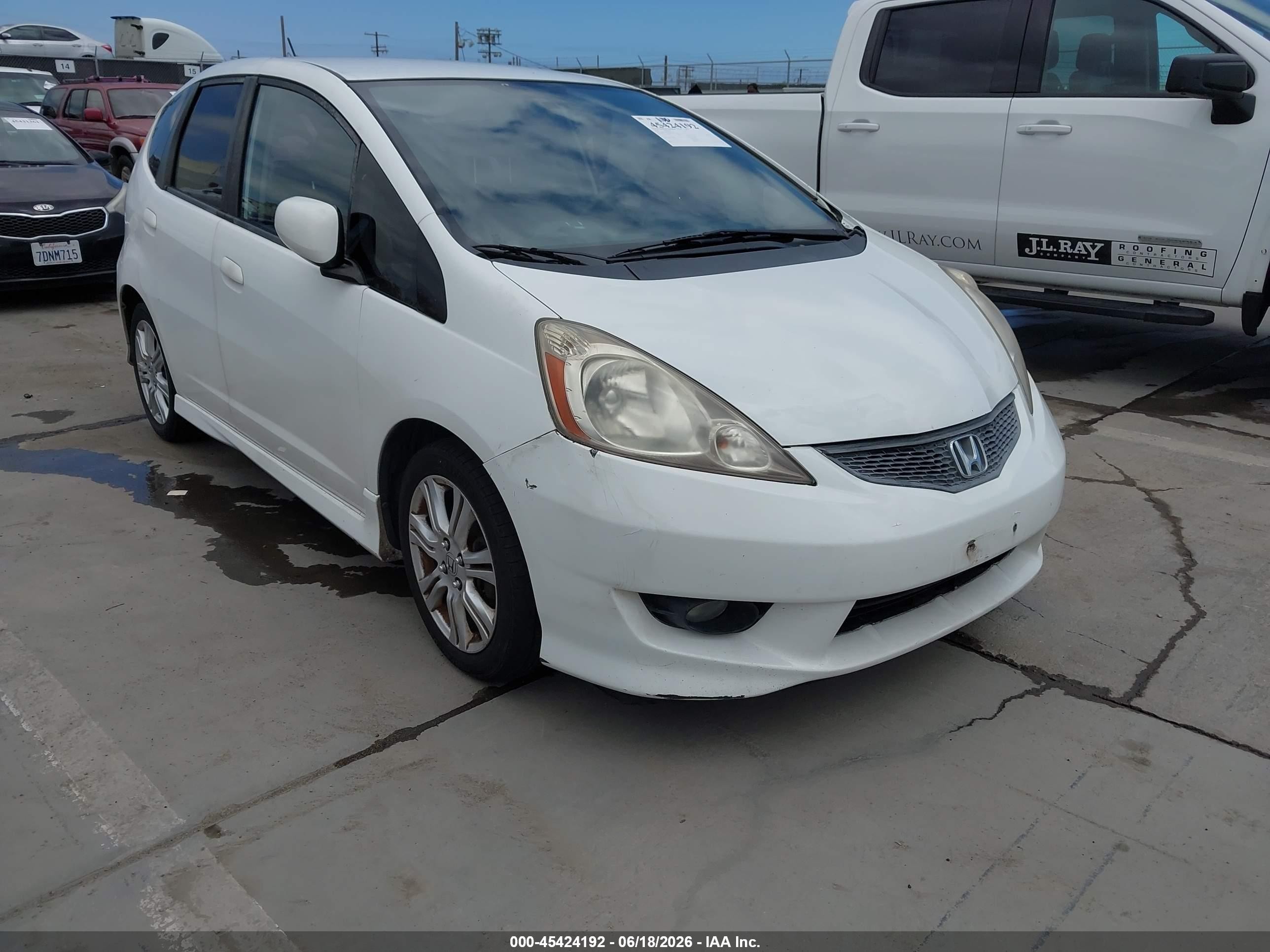 2010 Honda Fit Sport White vin: JHMGE8H41AC027714
