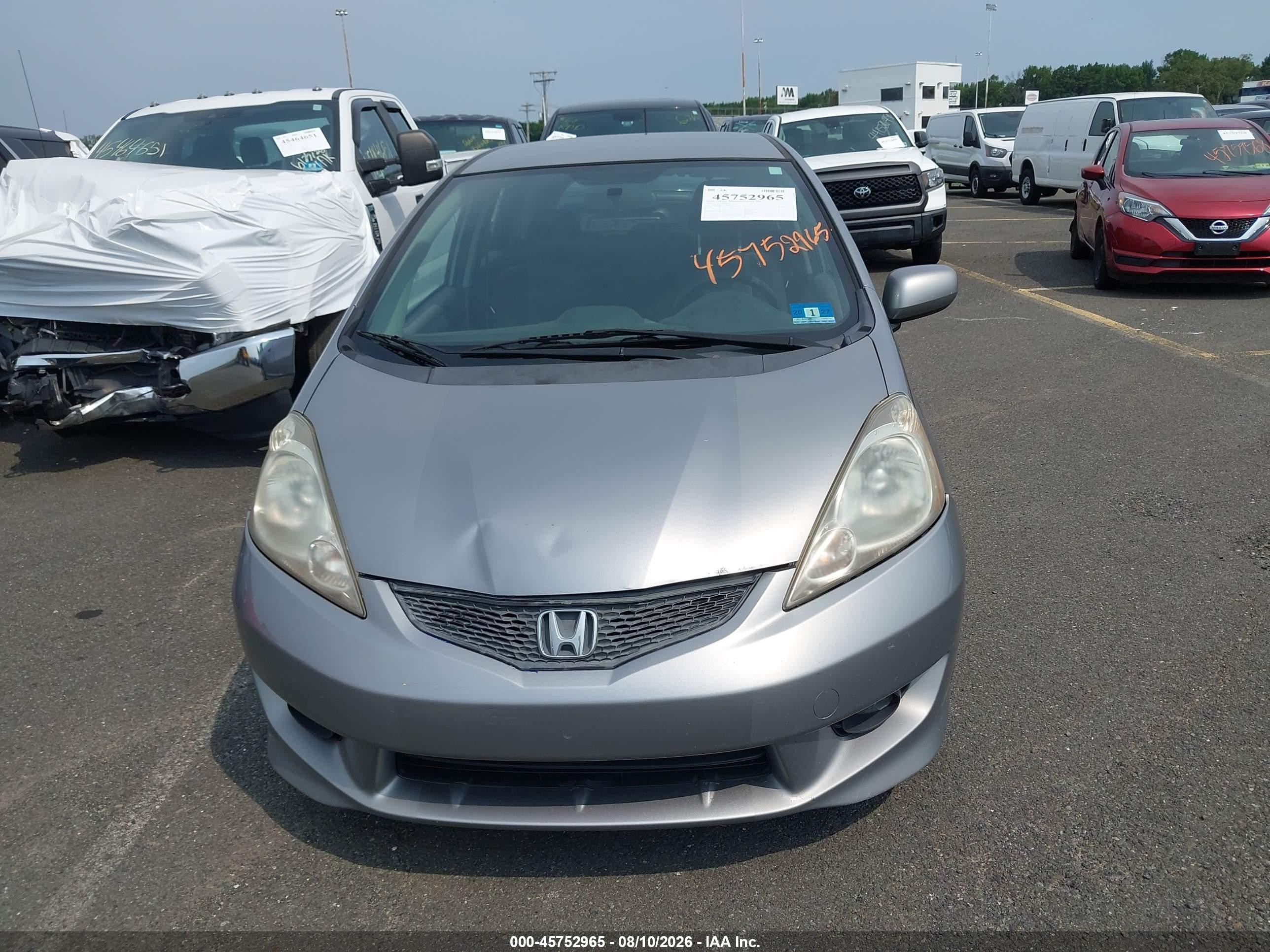 2010 Honda Fit Sport Silver vin: JHMGE8H41AC036428