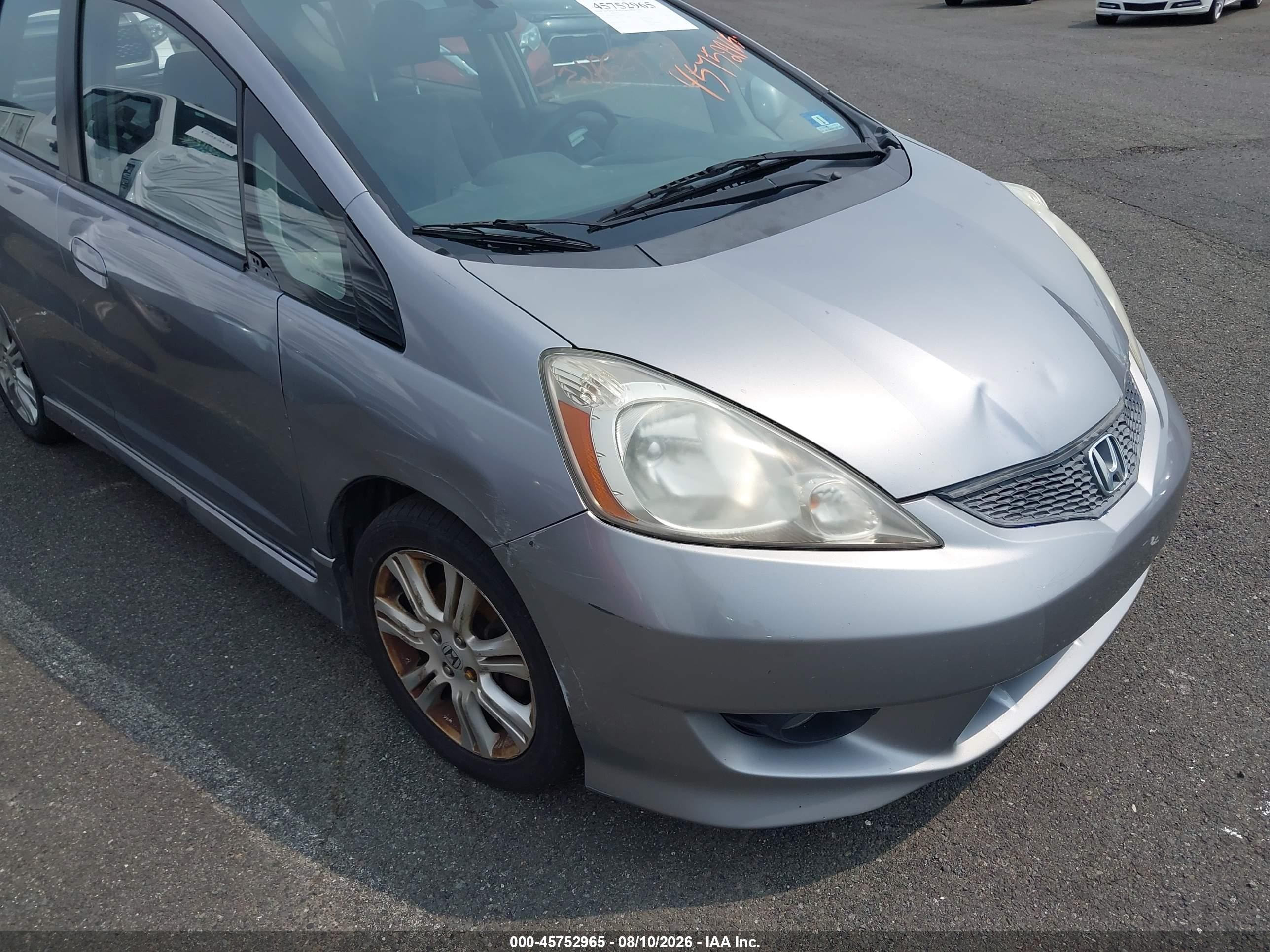 2010 Honda Fit Sport Silver vin: JHMGE8H41AC036428