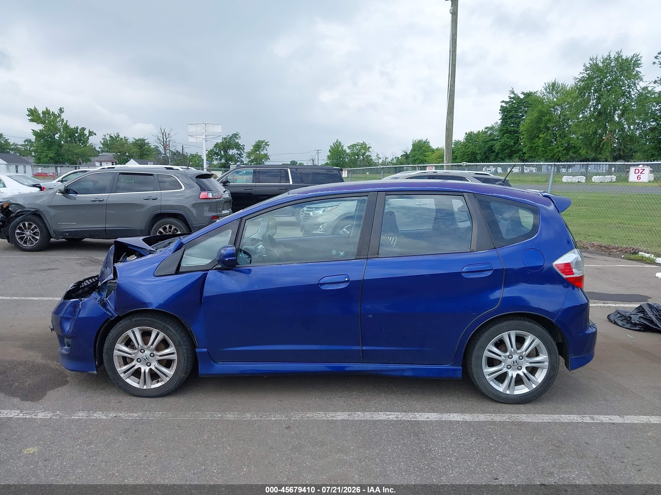 2010 Honda Fit Sport Blue vin: JHMGE8H41AS010367