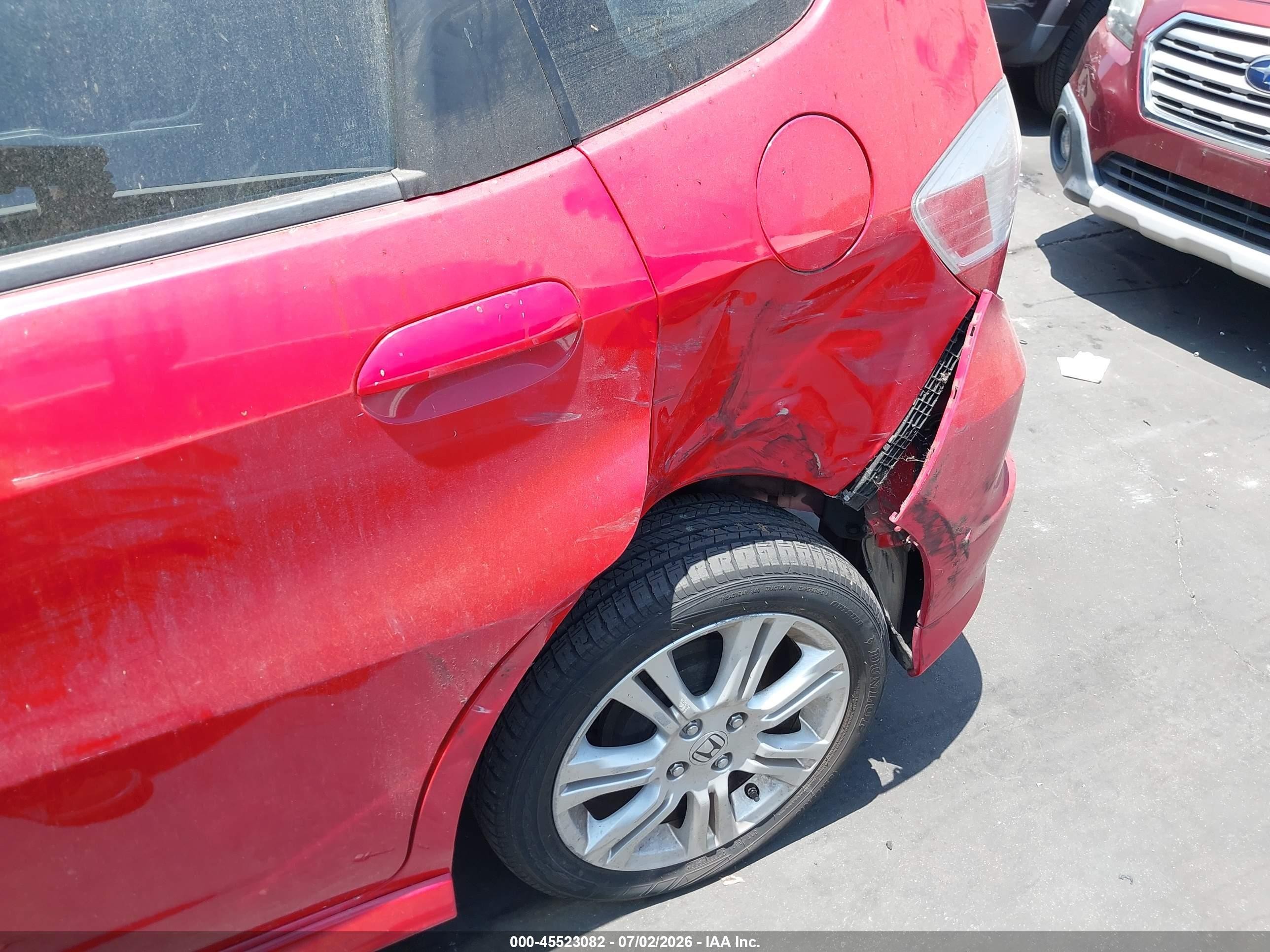 2010 Honda Fit Sport Red vin: JHMGE8H42AC040391