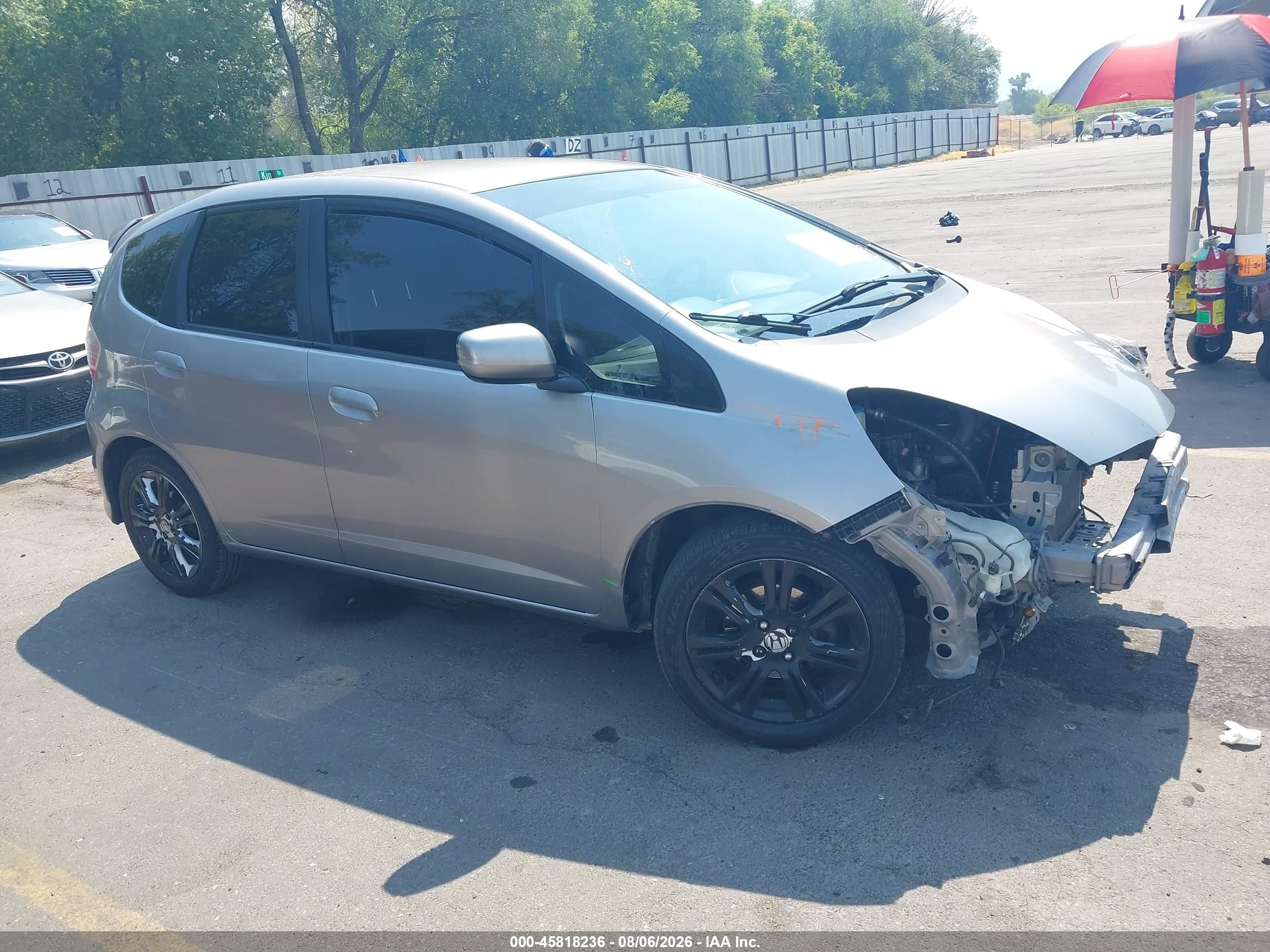 2010 Honda Fit Sport Серебряный vin: JHMGE8H43AS015277