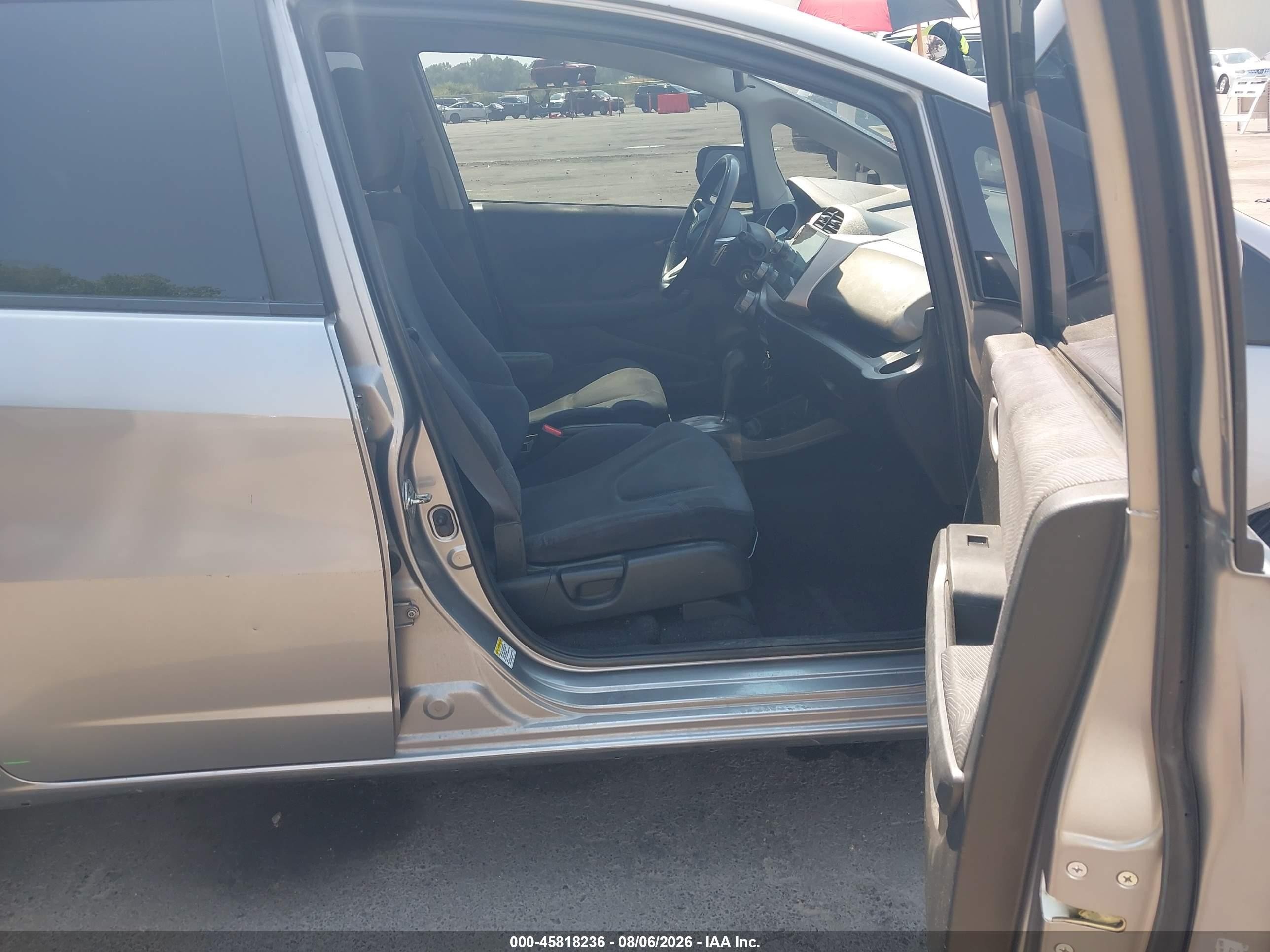 2010 Honda Fit Sport Silver vin: JHMGE8H43AS015277