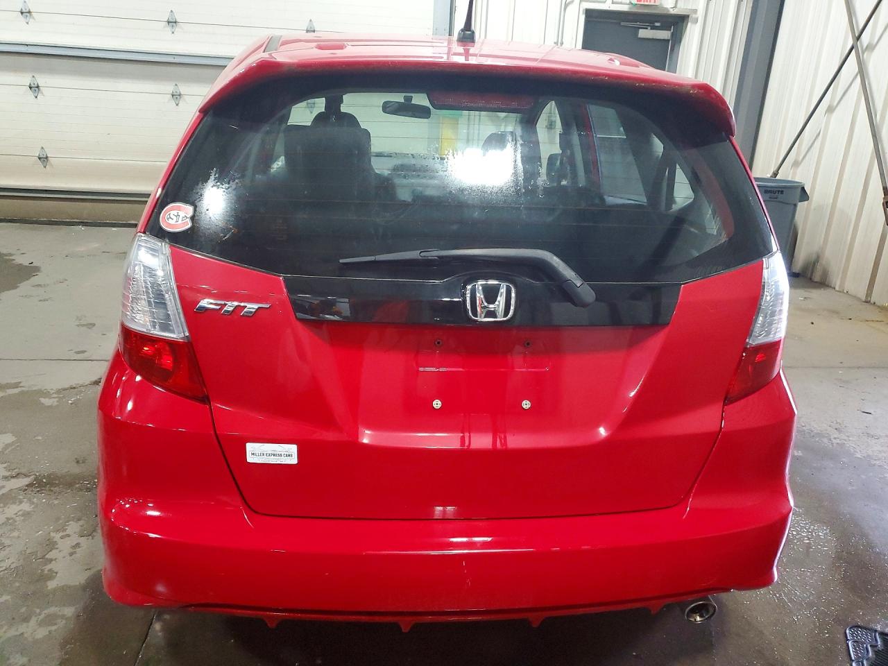 2010 Honda Fit Sport Red vin: JHMGE8H44AC011622