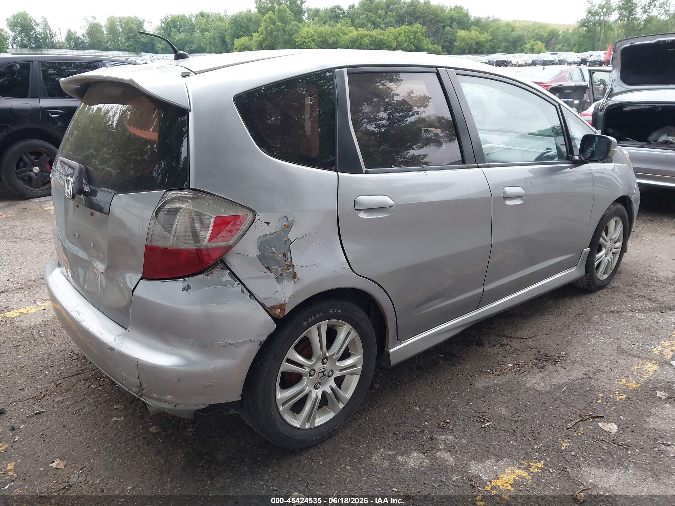 2010 Honda Fit Sport Silver vin: JHMGE8H45AC014688