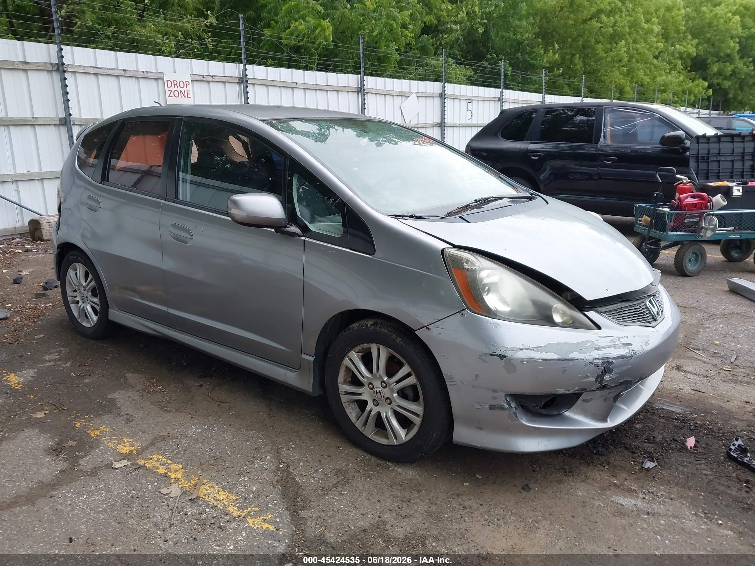 2010 Honda Fit Sport Silver vin: JHMGE8H45AC014688