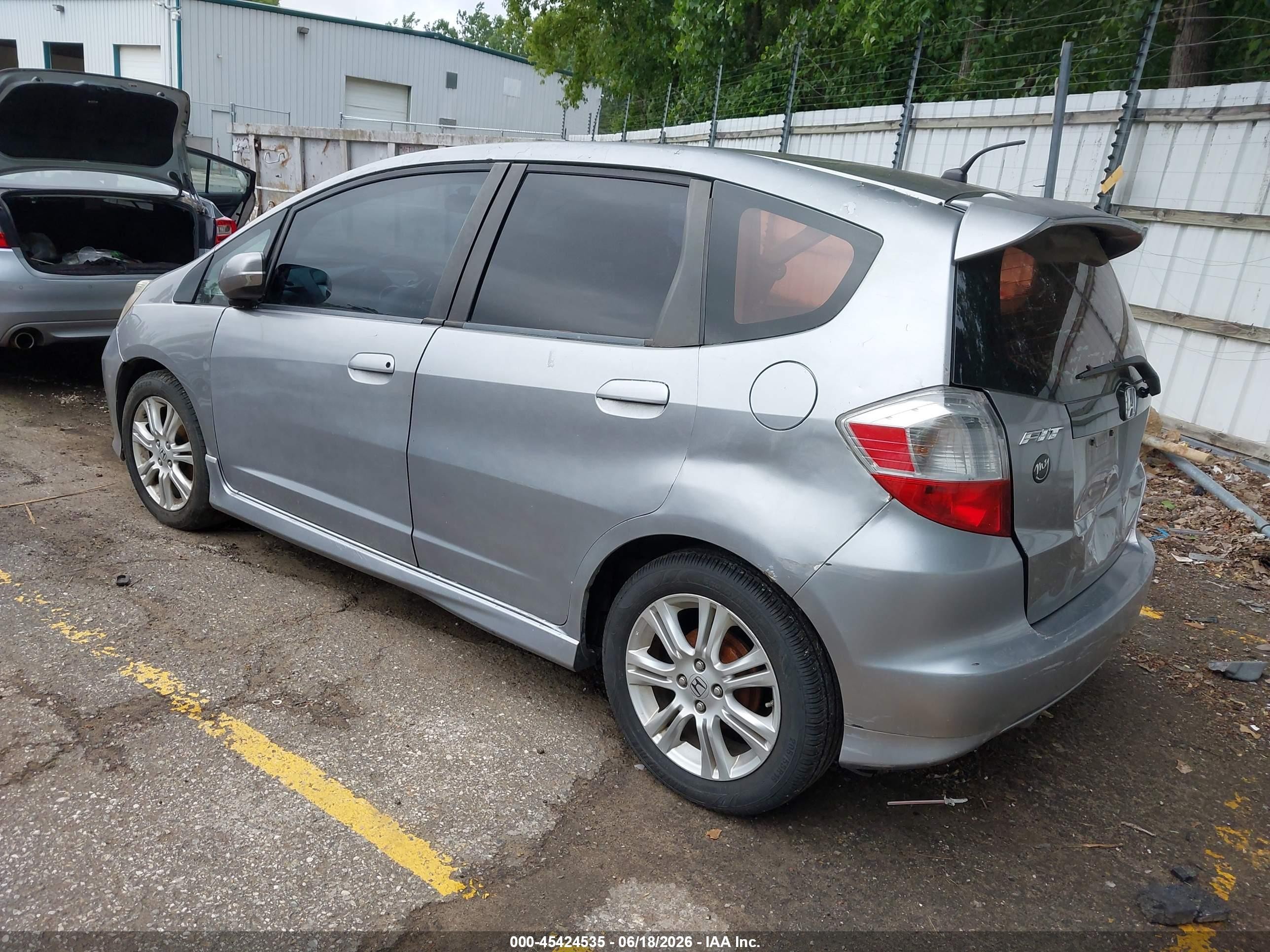 2010 Honda Fit Sport Silver vin: JHMGE8H45AC014688