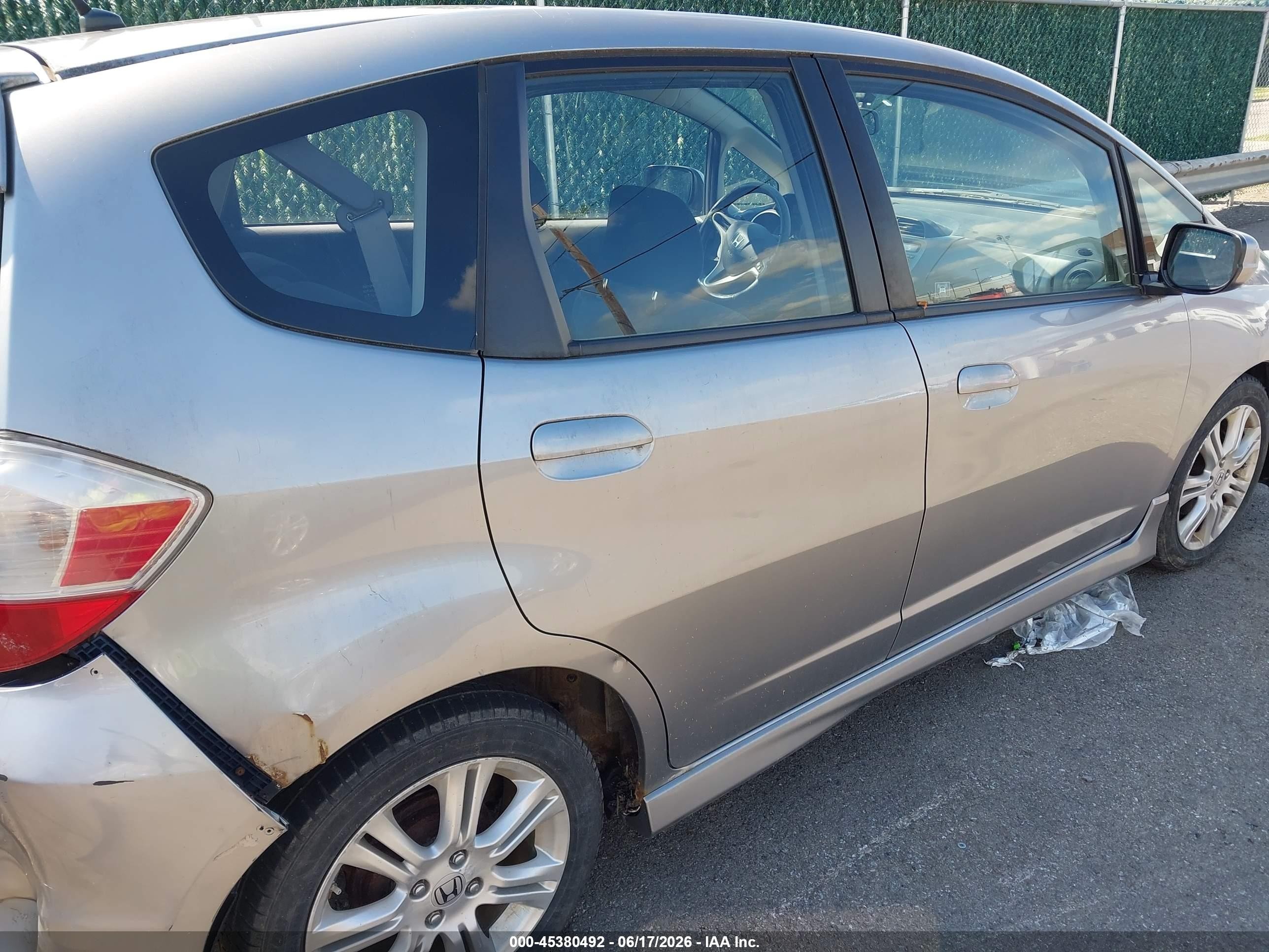2010 Honda Fit Sport Silver vin: JHMGE8H45AC021947