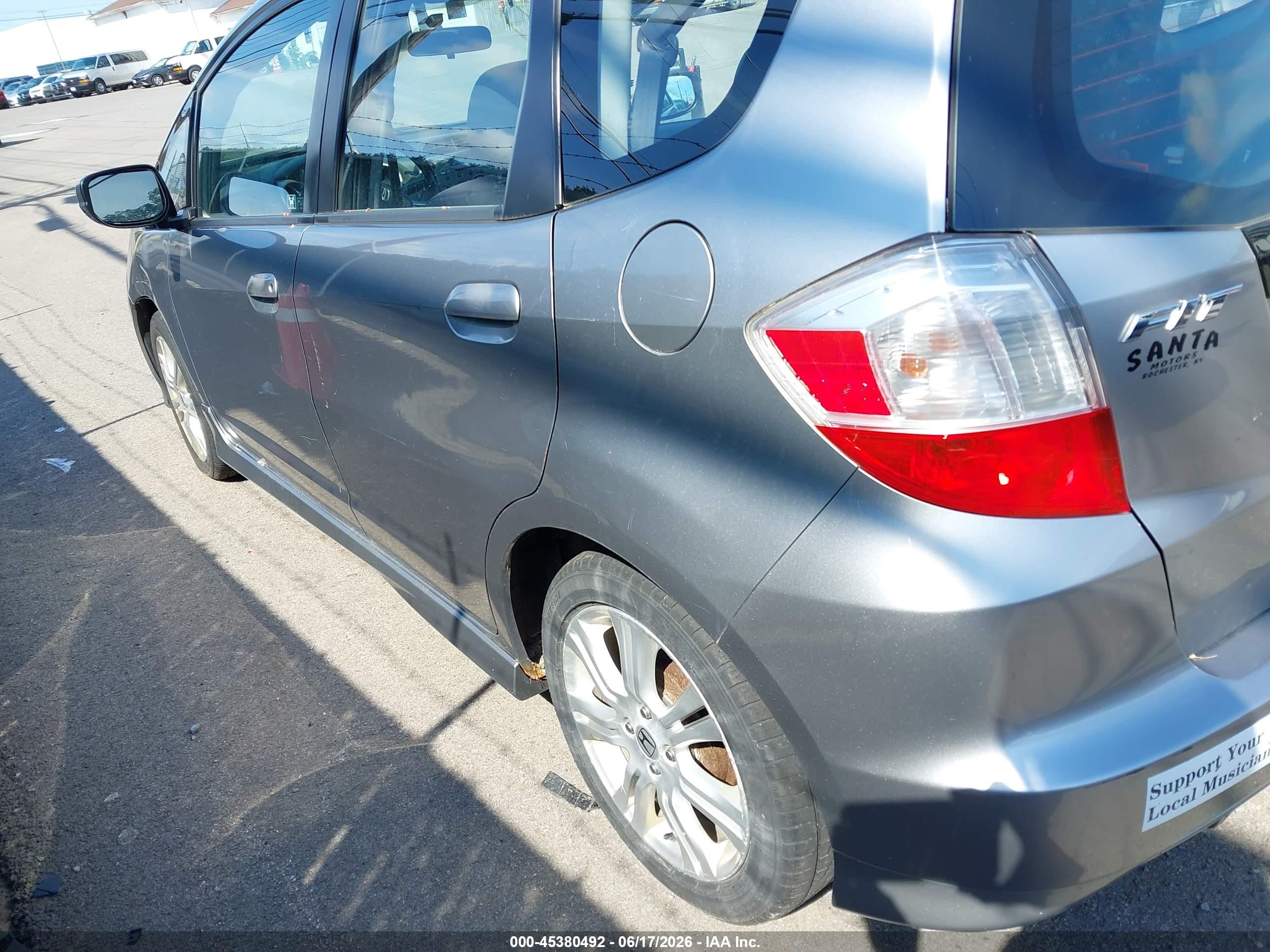 2010 Honda Fit Sport Silver vin: JHMGE8H45AC021947
