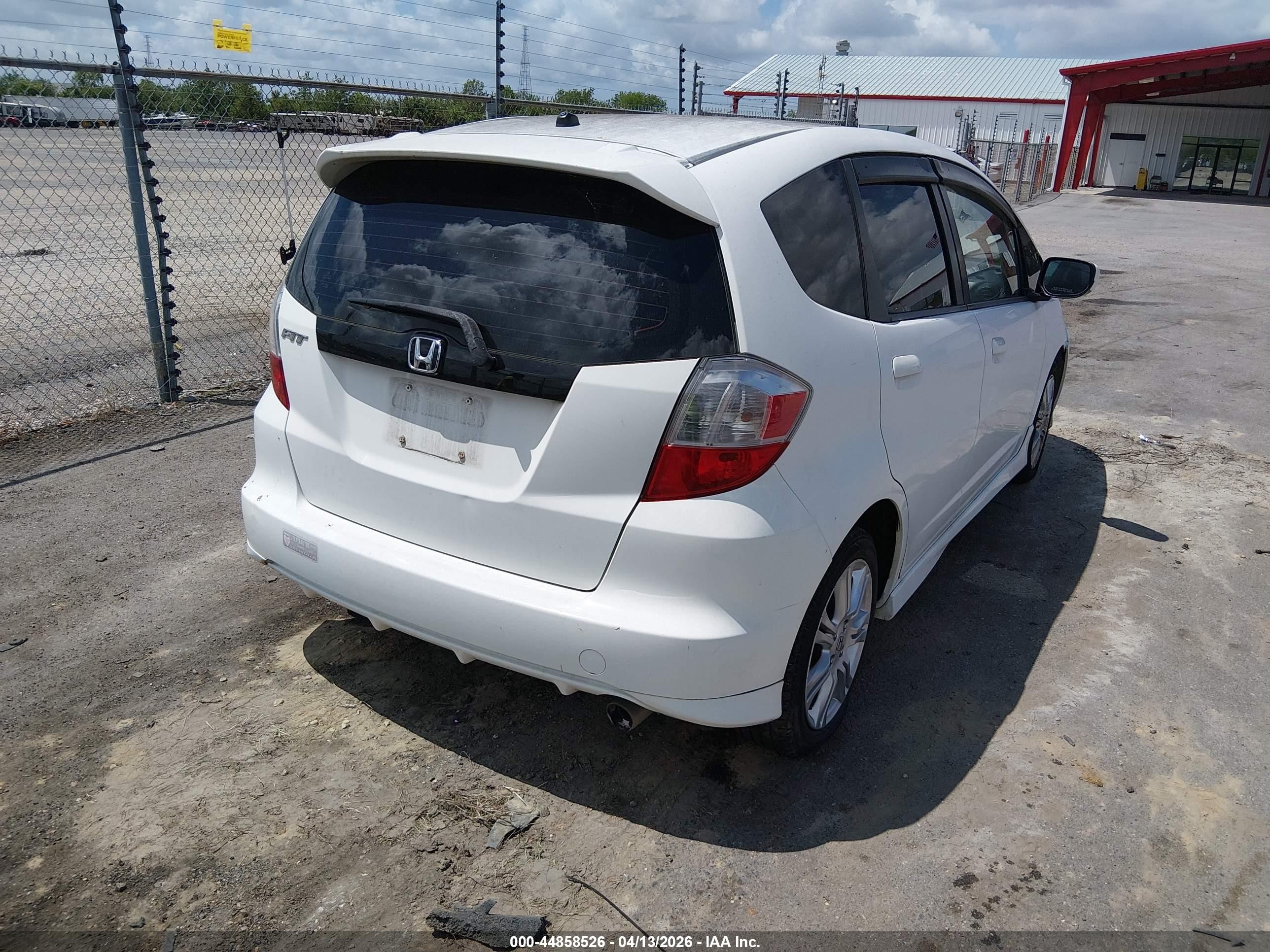 2010 Honda Fit Sport White vin: JHMGE8H46AC002677