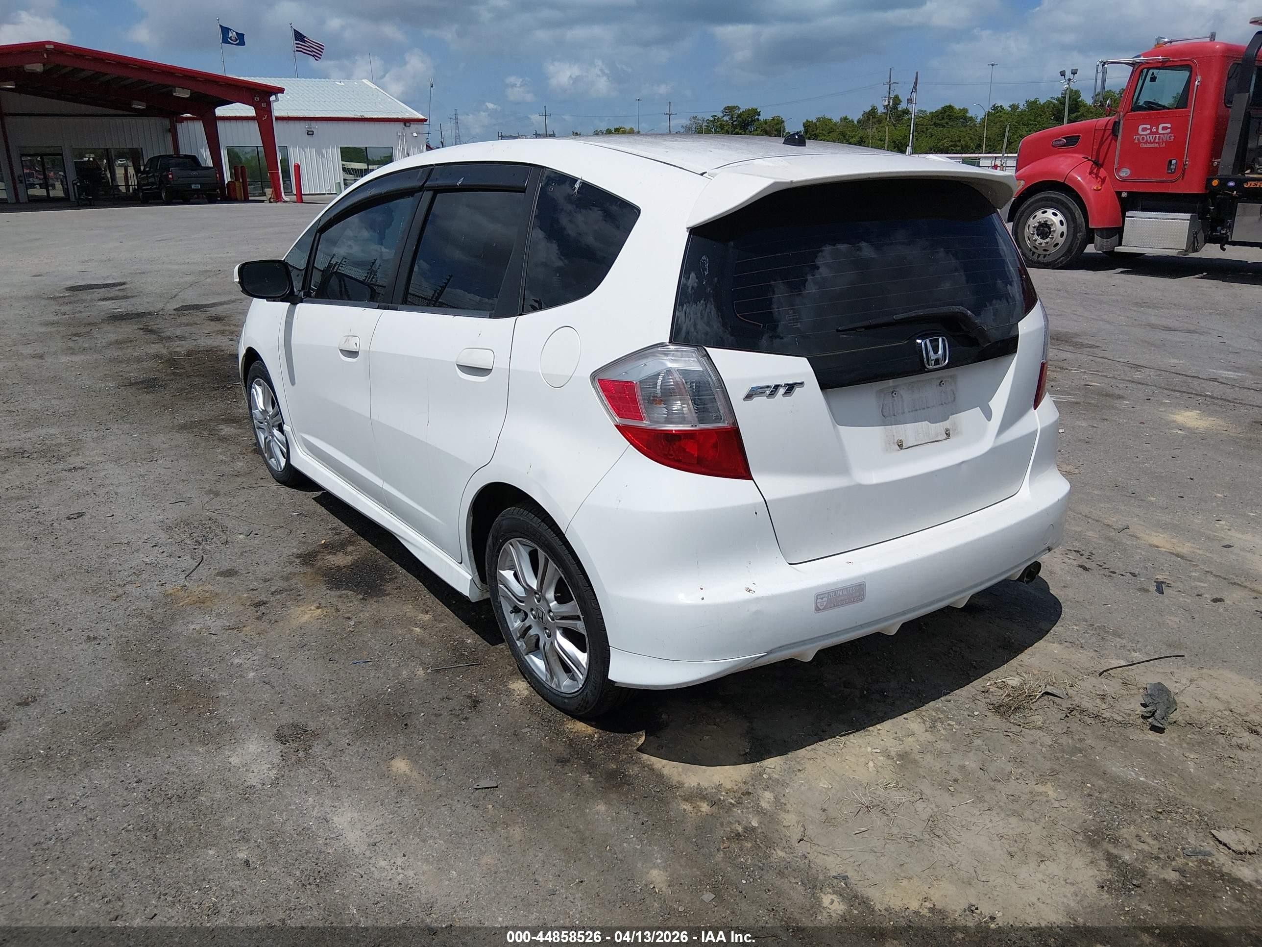2010 Honda Fit Sport White vin: JHMGE8H46AC002677