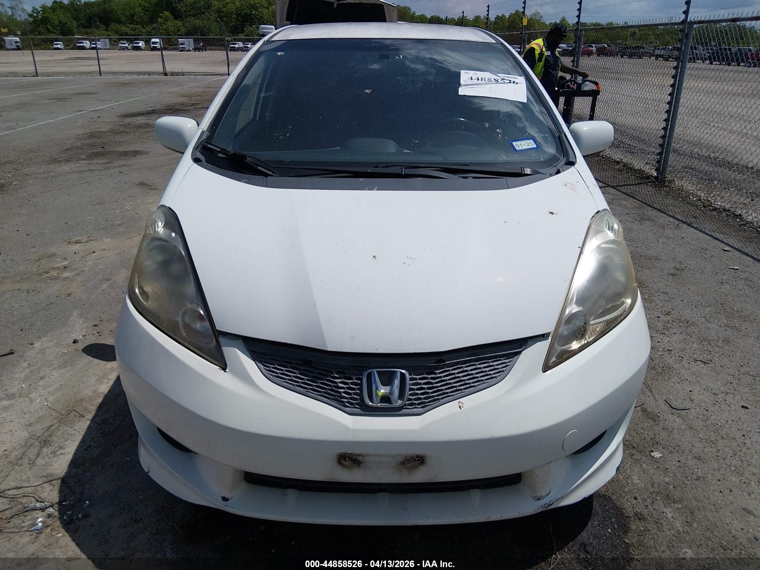 2010 Honda Fit Sport White vin: JHMGE8H46AC002677