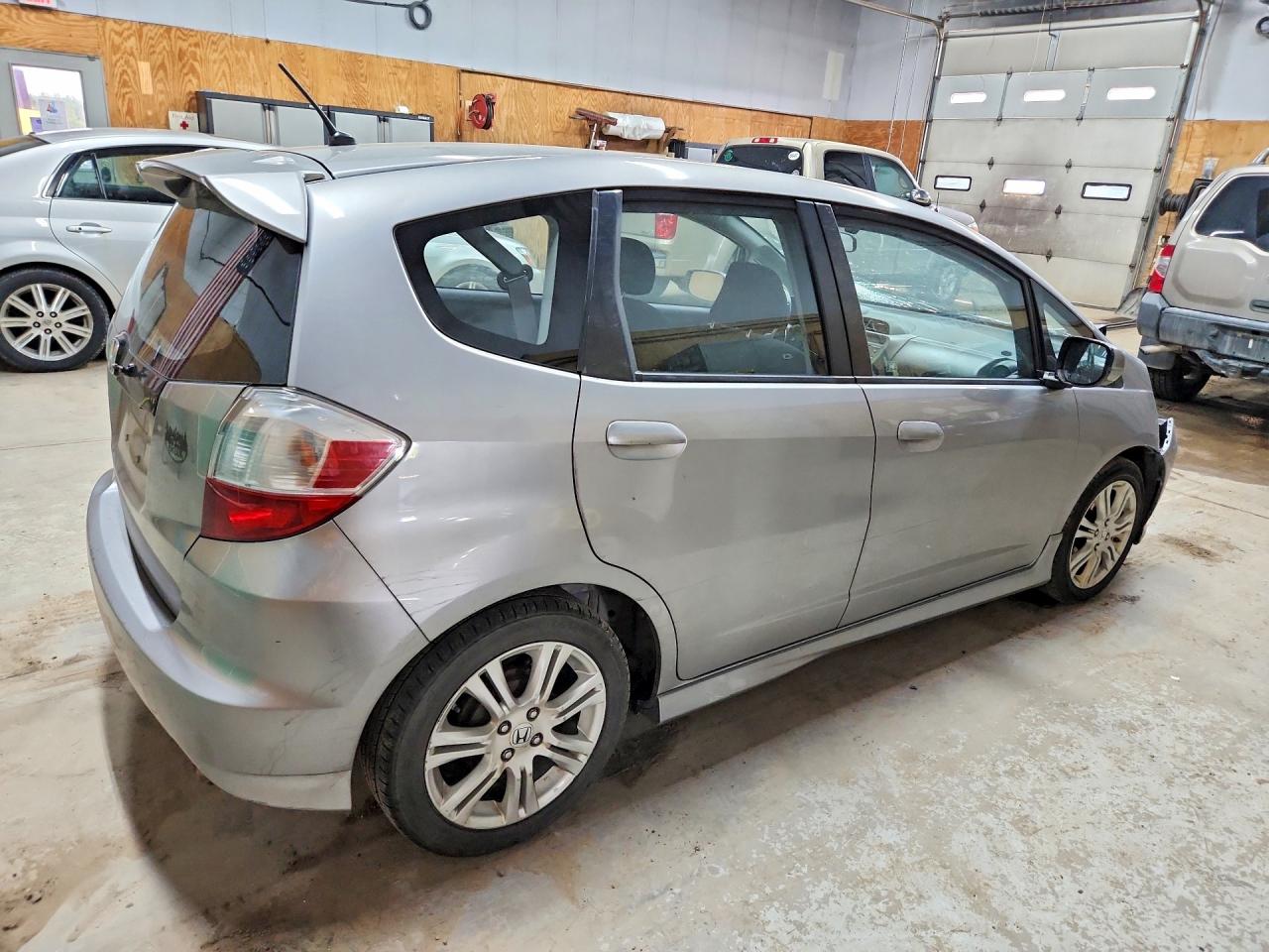 2010 Honda Fit Sport Серебряный vin: JHMGE8H46AS004032